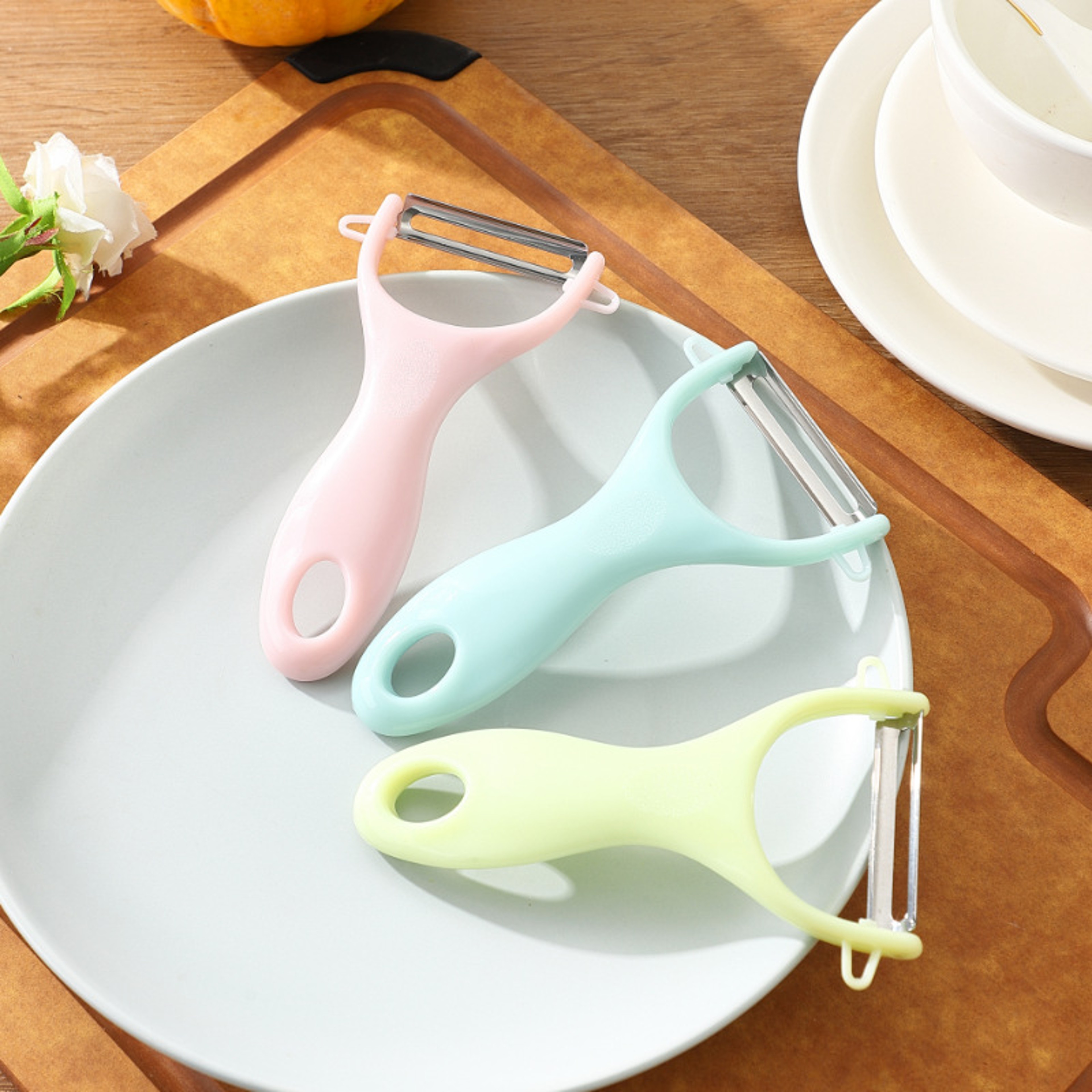Stainless Steel Vegetable Peeler With Easy Grip Handle For Potatoes Fruits And Kitchen Prep 1