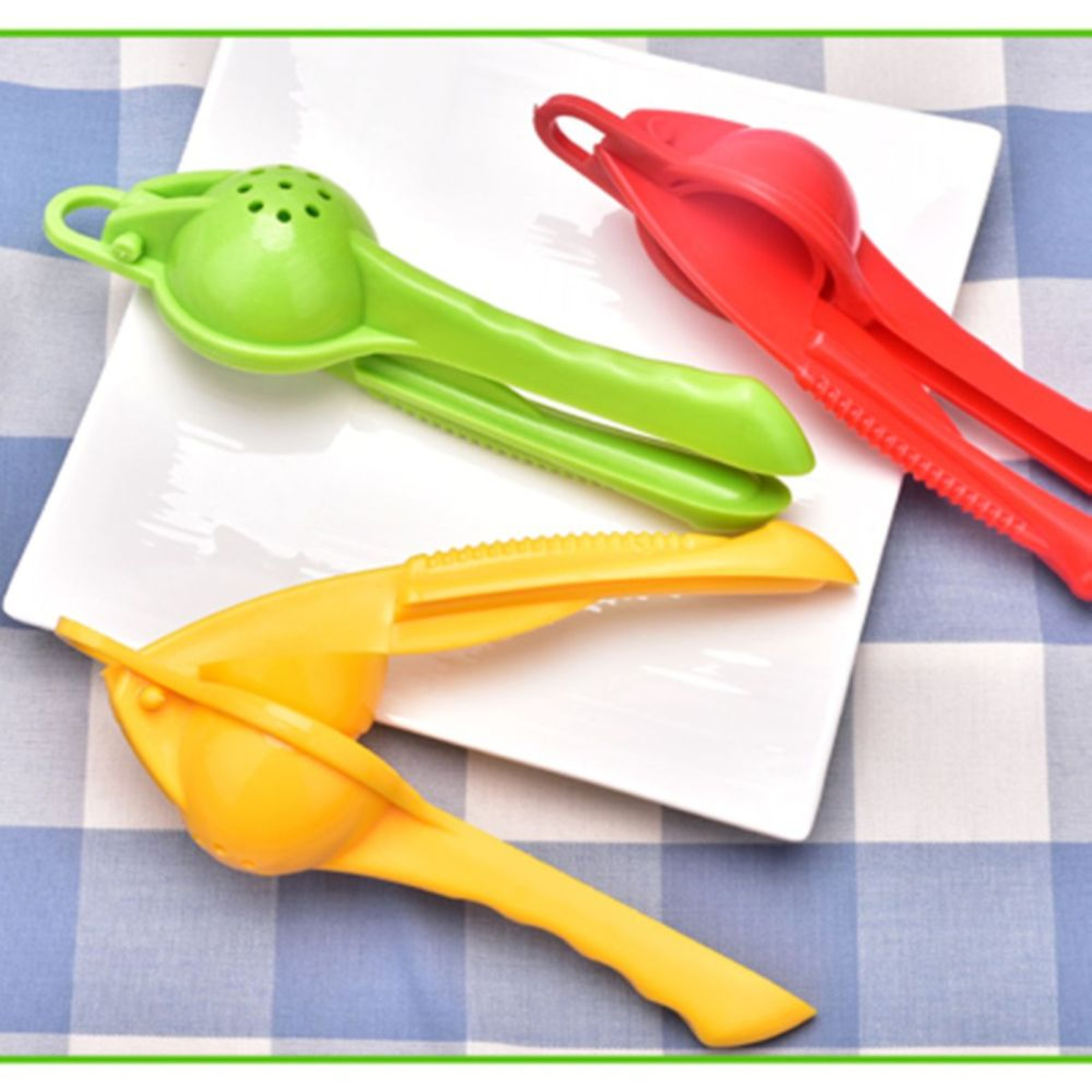 FreshPress Lemon Squeezer Manual Citrus Juicer For Lemons And Limes 3