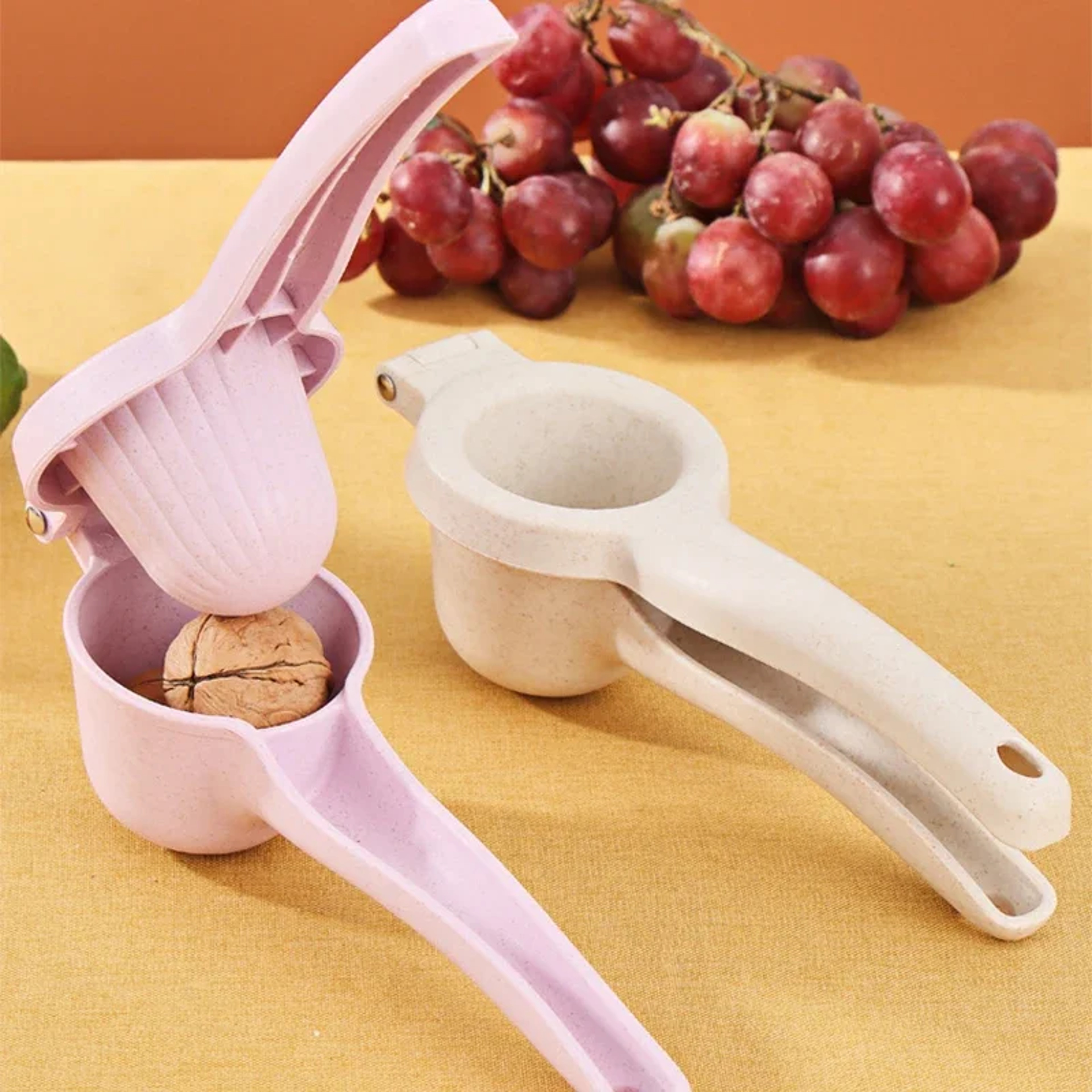 Easy Grip Manual Lemon Squeezer Cup For Fresh Citrus Juice 1