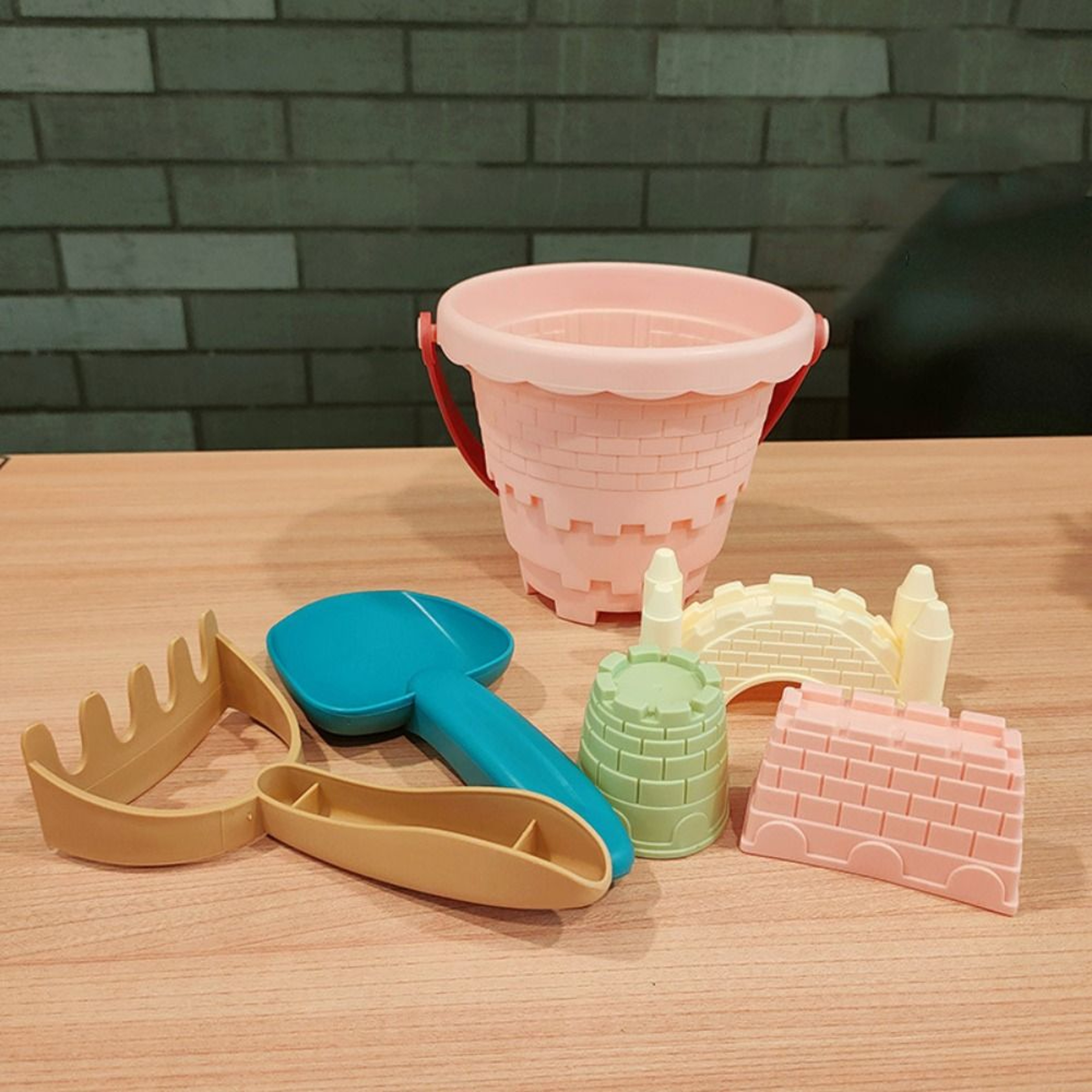 Interactive Sand Toys Set Beach Castle Bucket Shovel Rake And Mold Kit For Kids And Families 2
