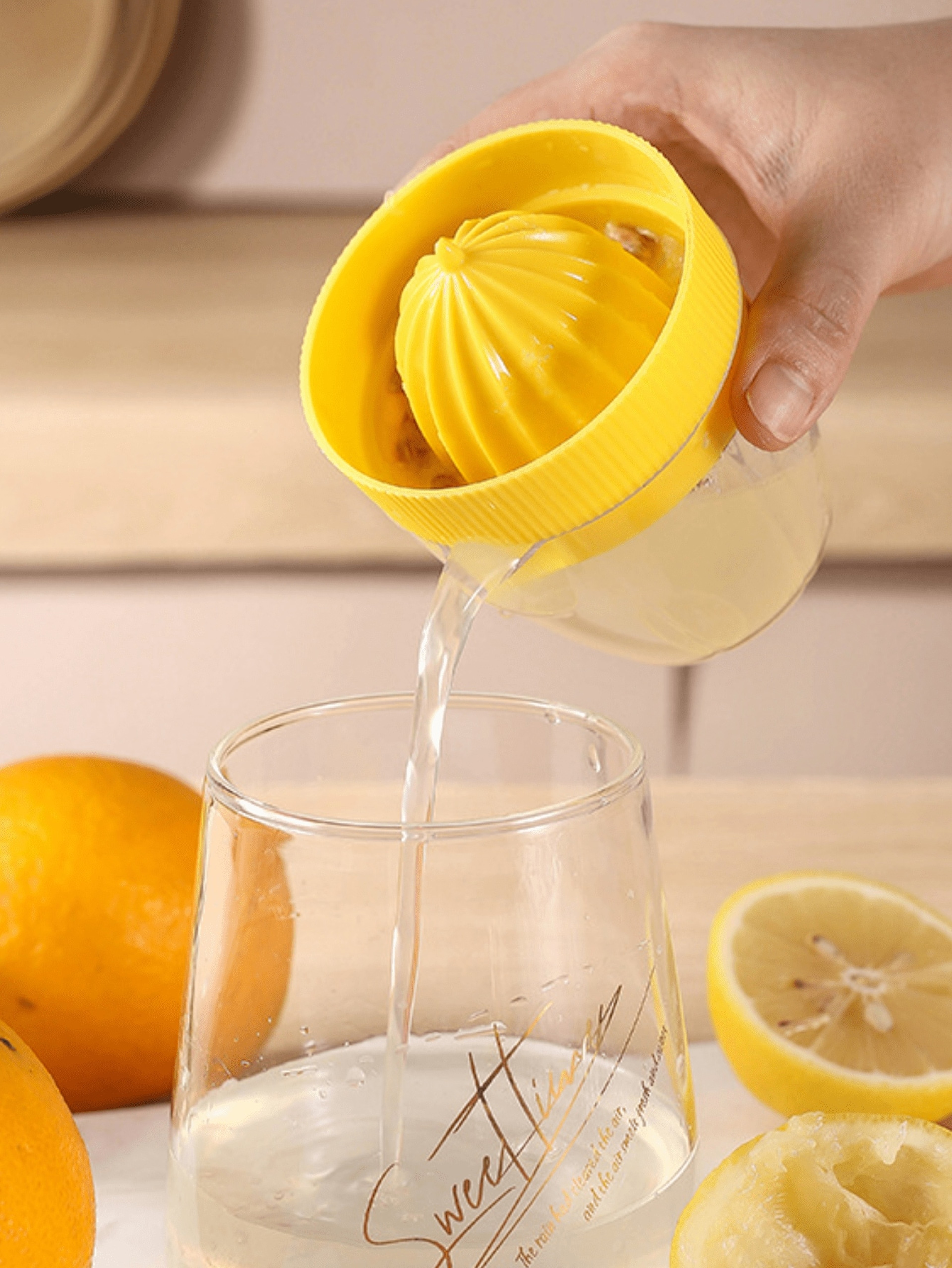 Manual Lemon Juicer Plastic Orange And Grapefruit Squeezer For Effortless Juice Extraction 1