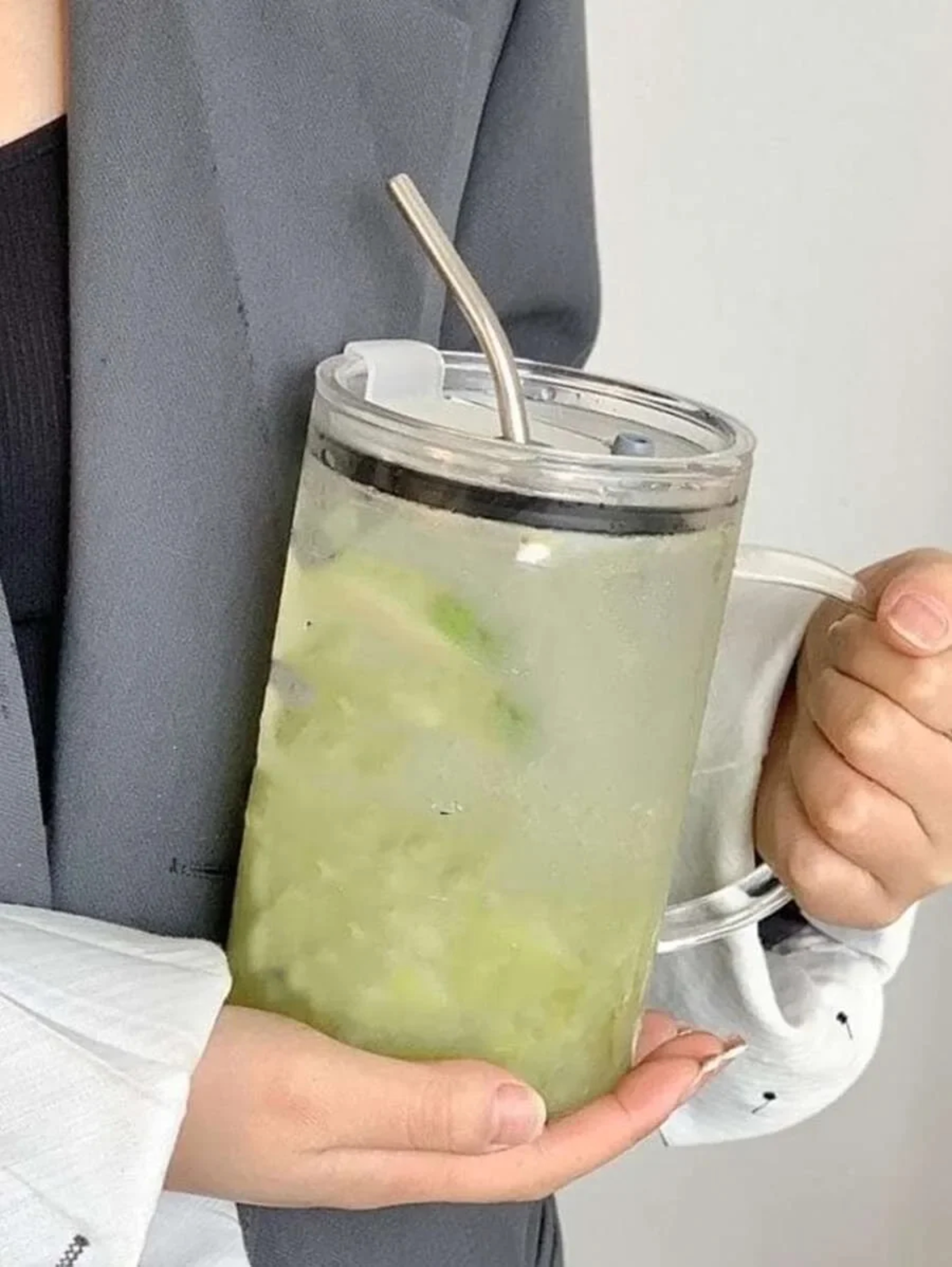 Ribbed Glass Tumbler With Lid And Straw For Iced Coffee And Juice 5