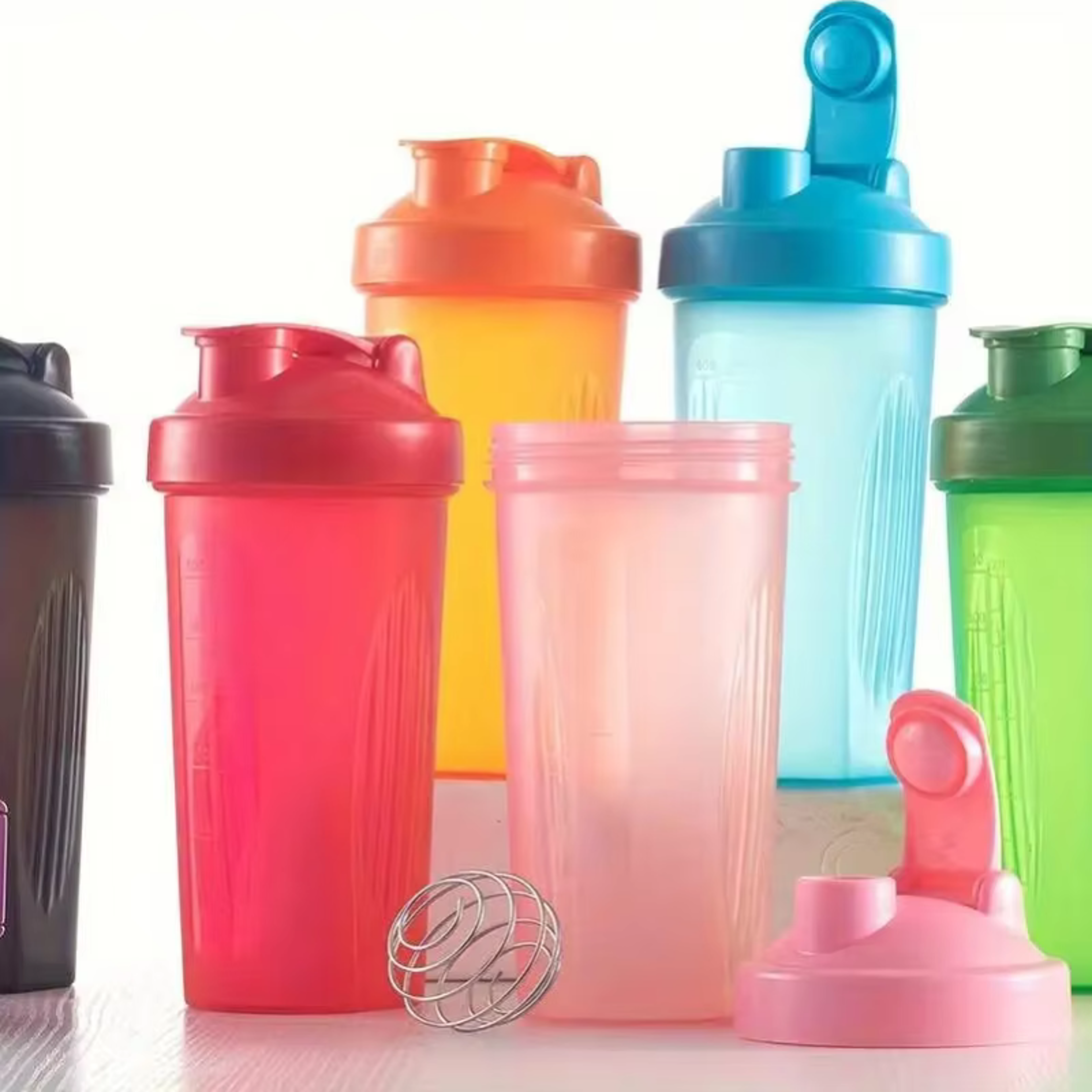 Protein Shaker Bottle with Metal Mixing Ball for Gym Shakes and Smoothies – view 3