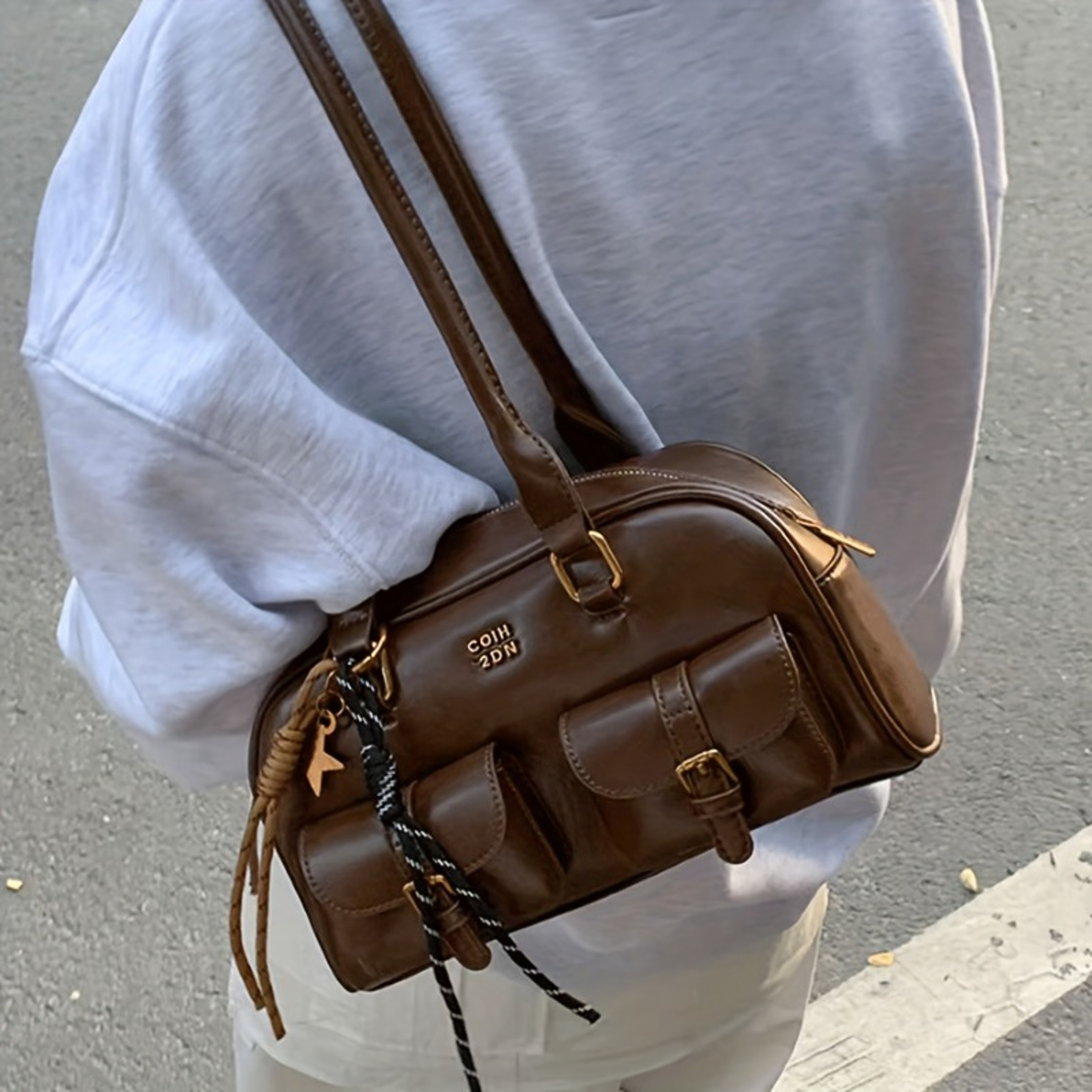 Stylish Womens Shoulder Bag With Multi Pocket Storage And Gold Tone Details 1