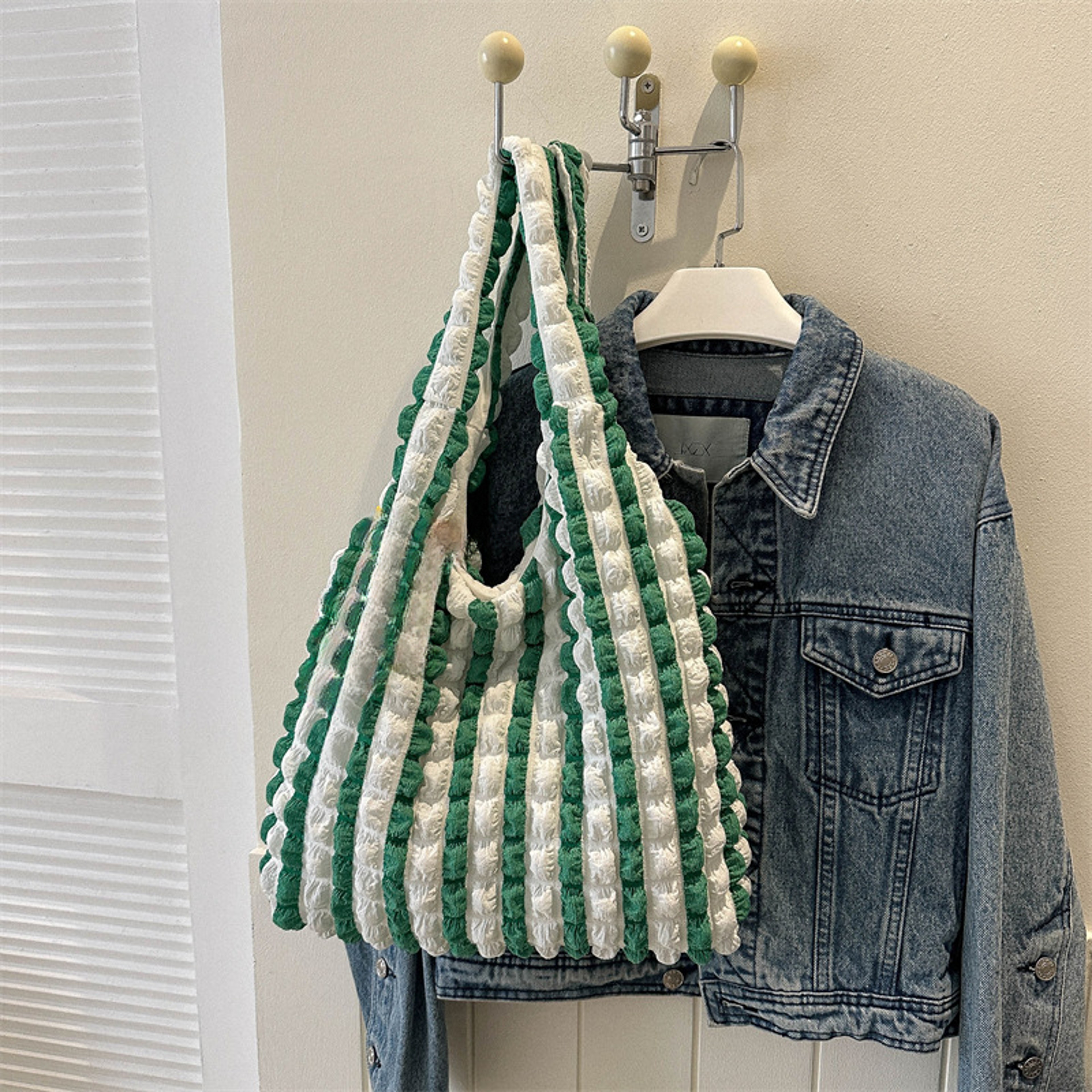 Bubble Waffle Large Capacity Tote Bag With Soft Wide Shoulder Strap 5