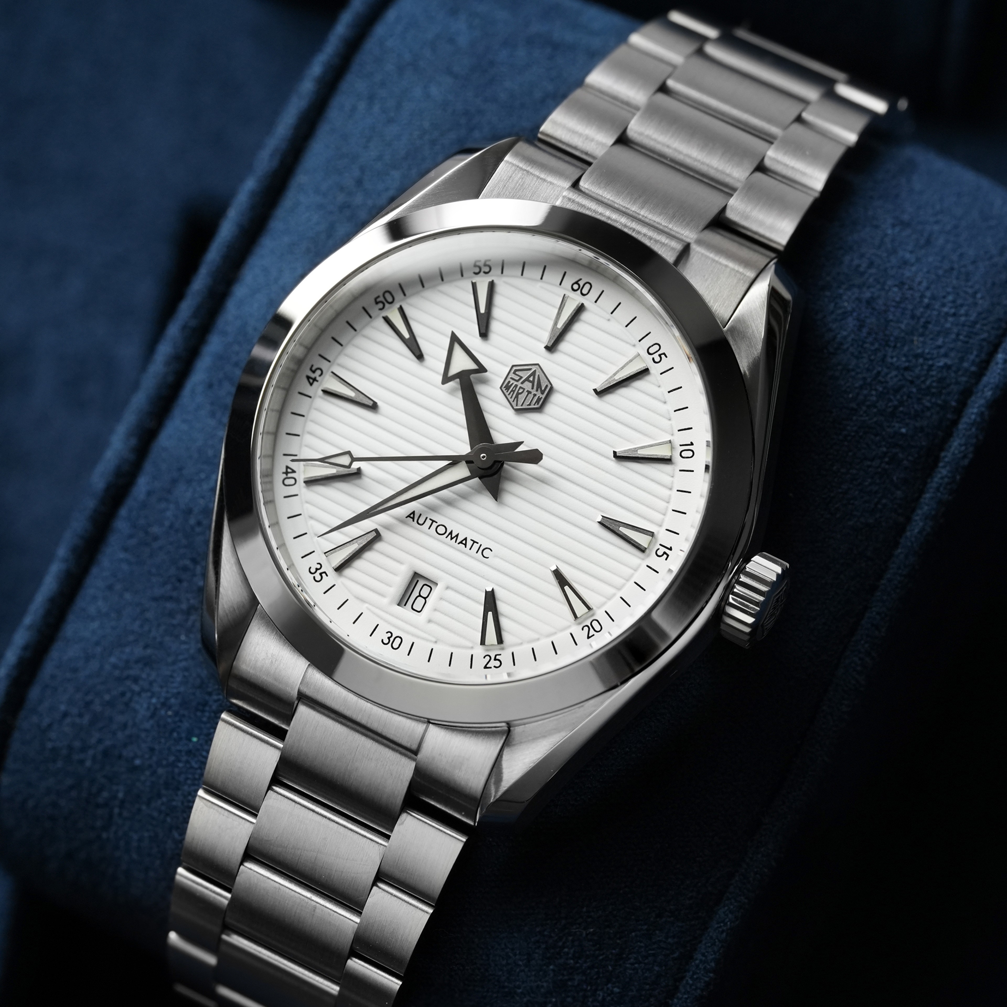Luxury Automatic Mechanical Sapphire Watch with Luminous Dial for Men – view 1