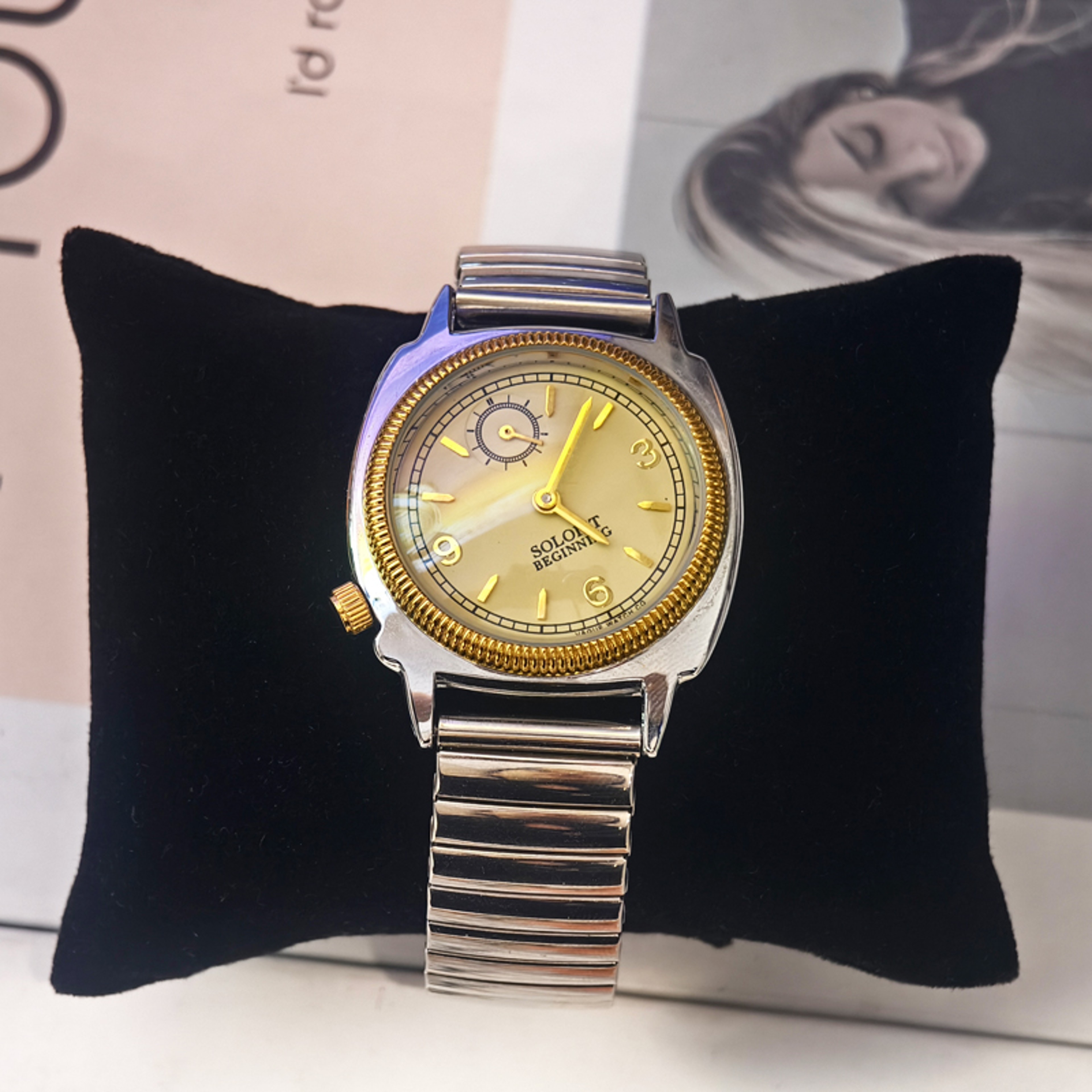 Retro Quartz Watch with Spring Strap Independent Second Dial Unisex Wristwatch – view 3