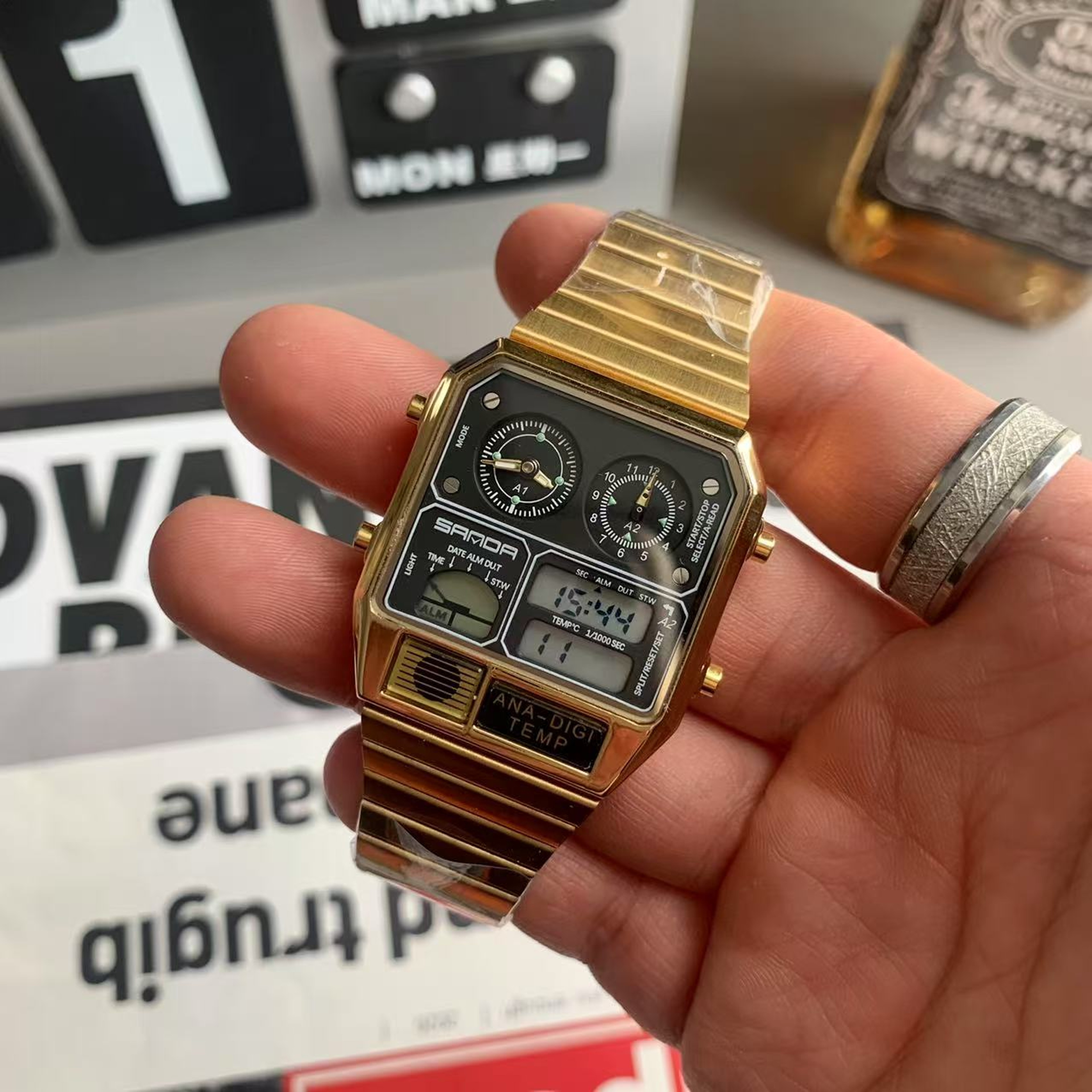 Retro Square Dual Display Waterproof Quartz Watch For Men 2