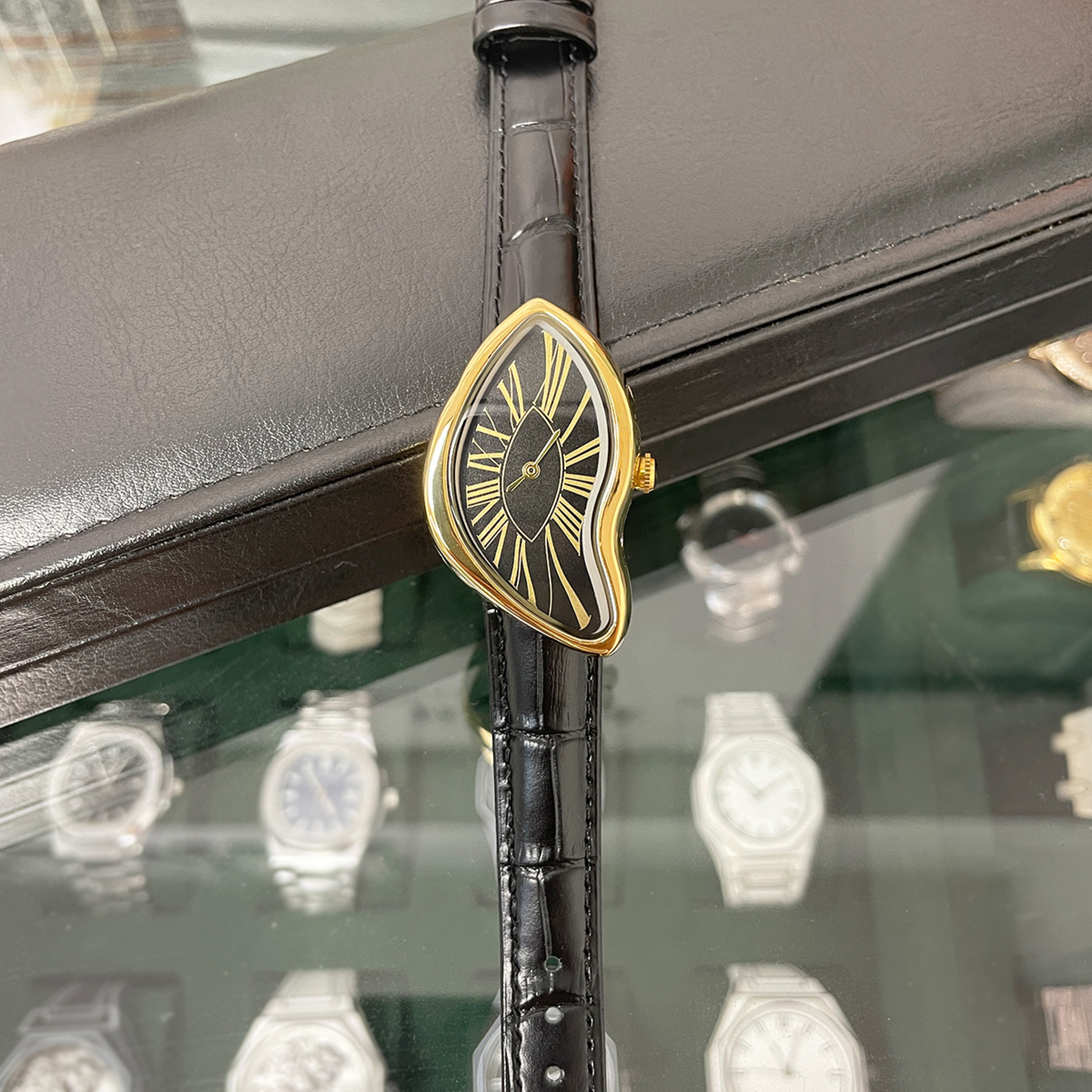 Diamond Dial Twisted Case Quartz Watch With Leather Strap 0