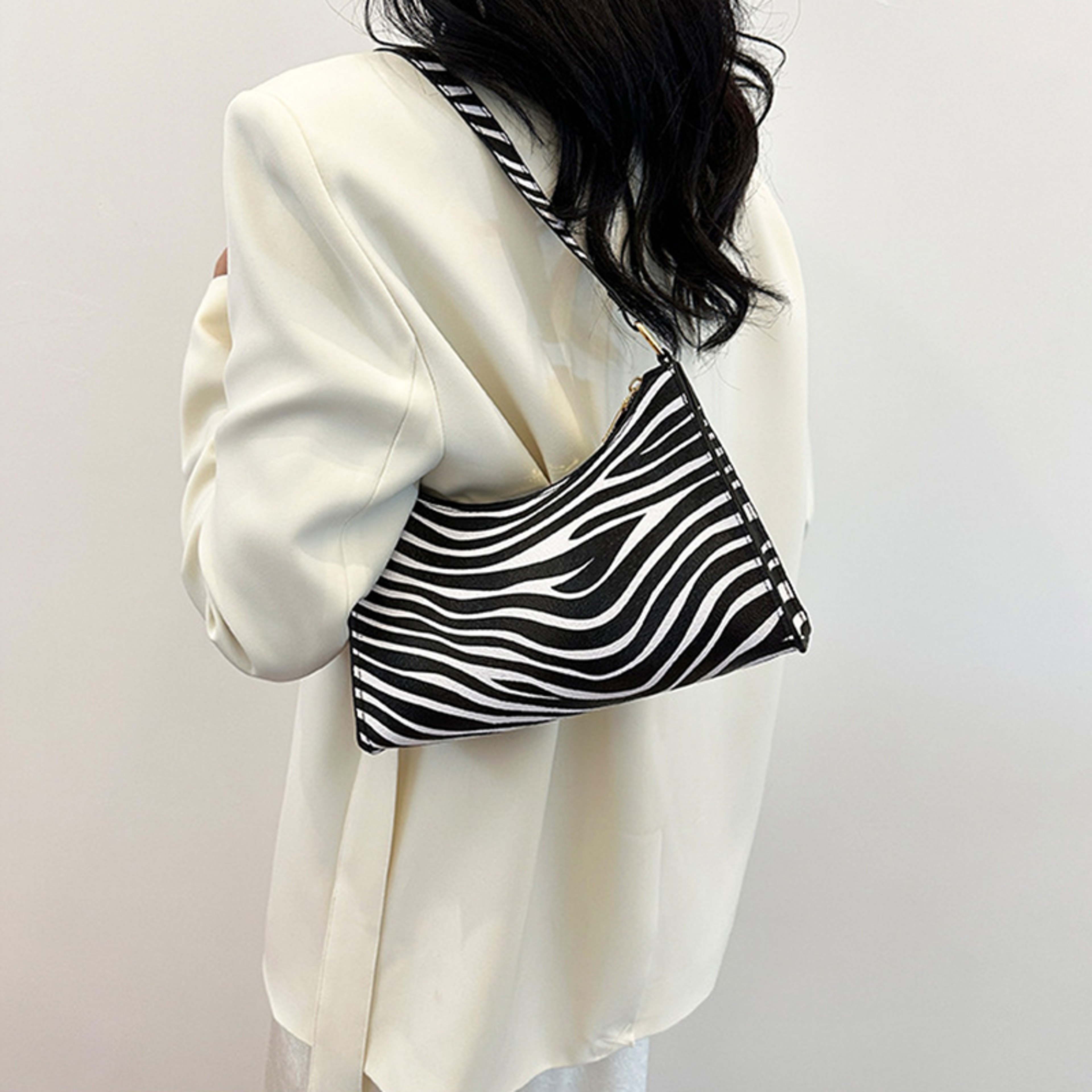 Zebra Leopard Print PU Leather Shoulder Bag With Zipper Closure 1