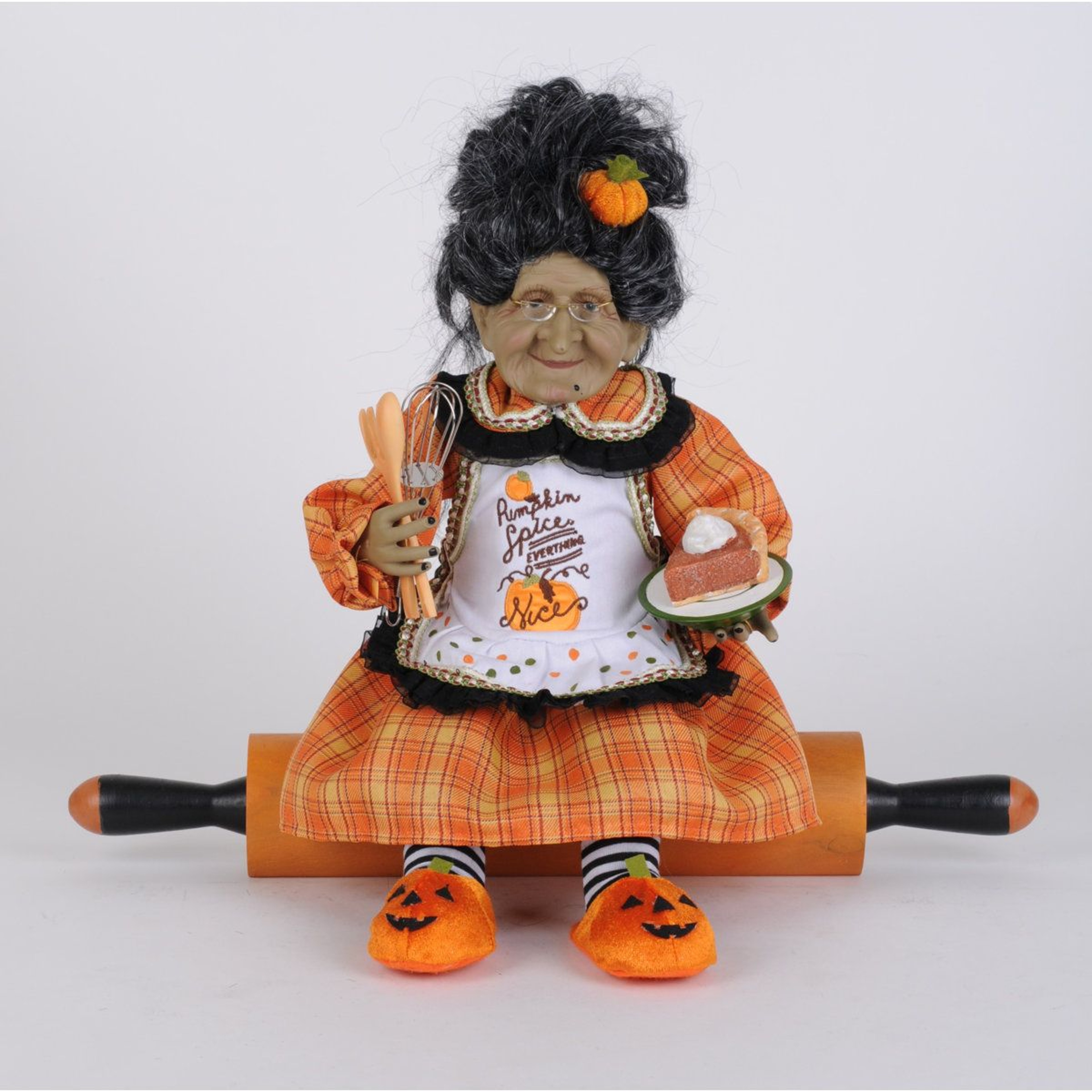 Pumpkin Spice Granny Witch Figurine On Rolling Pin Fall Decor 0