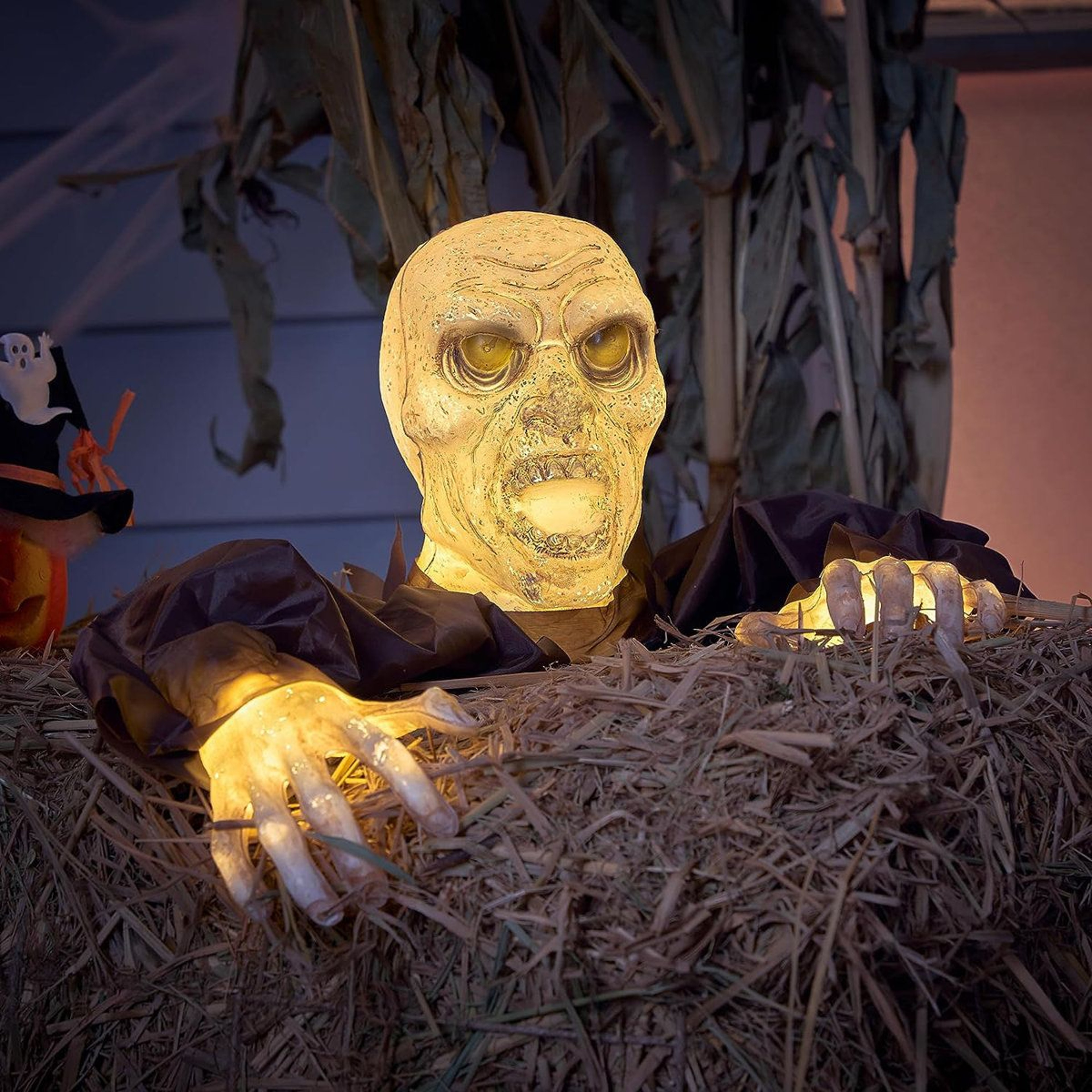 Black Zombie Halloween Figurine Outdoor Decoration 3
