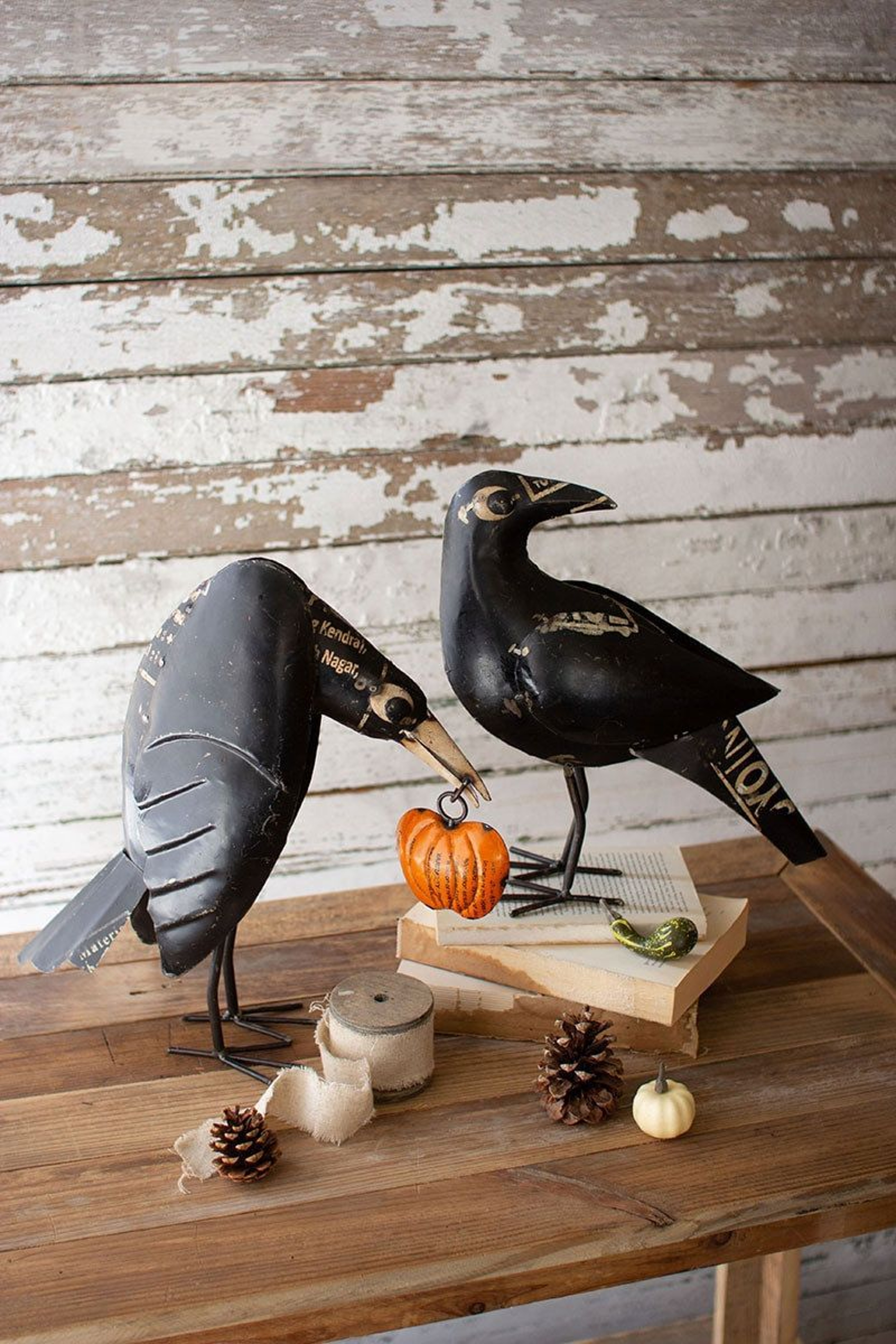 Handmade Iron Crow Figurine Set For Indoor Halloween Decor 0