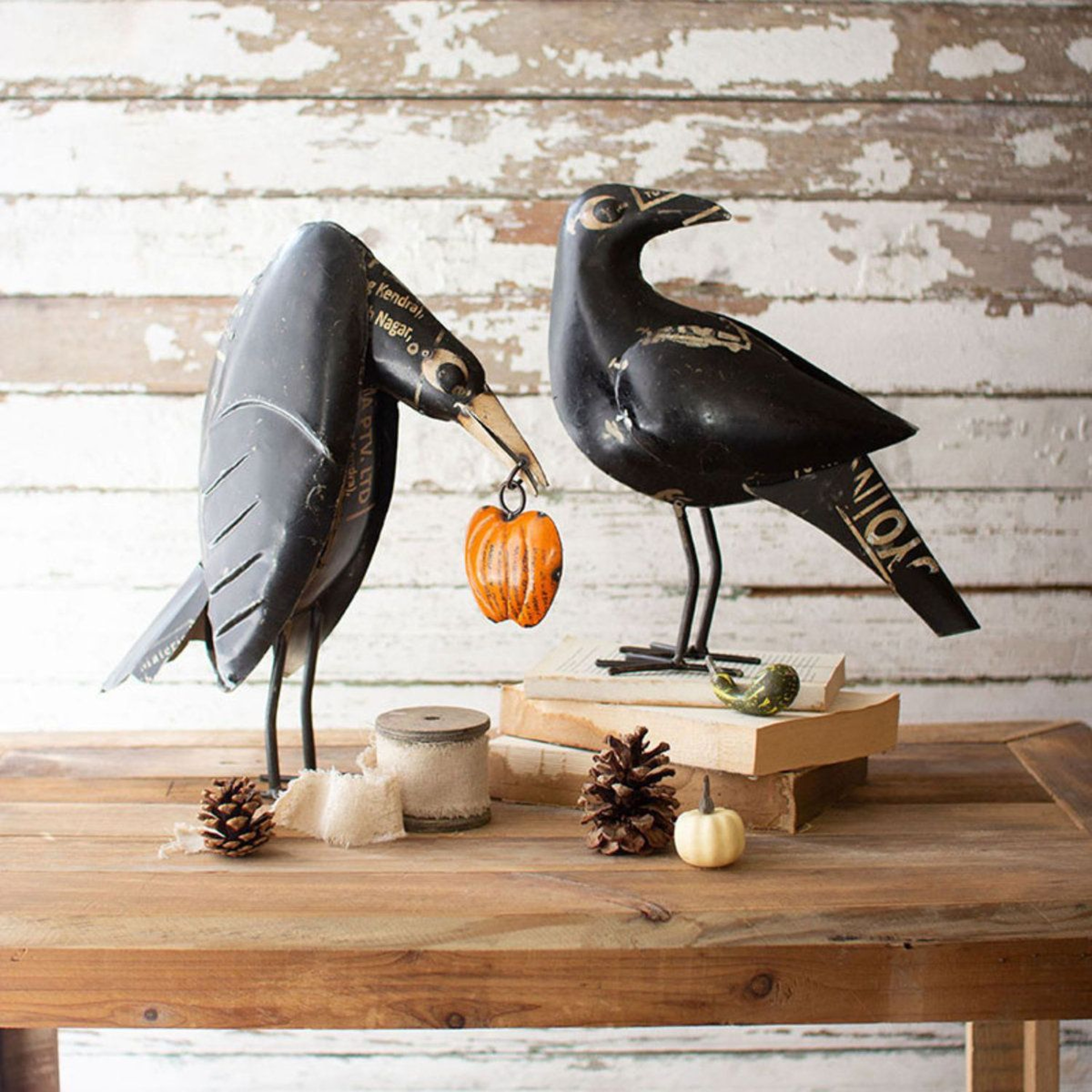 Handmade Iron Crow Figurine Set For Indoor Halloween Decor 3