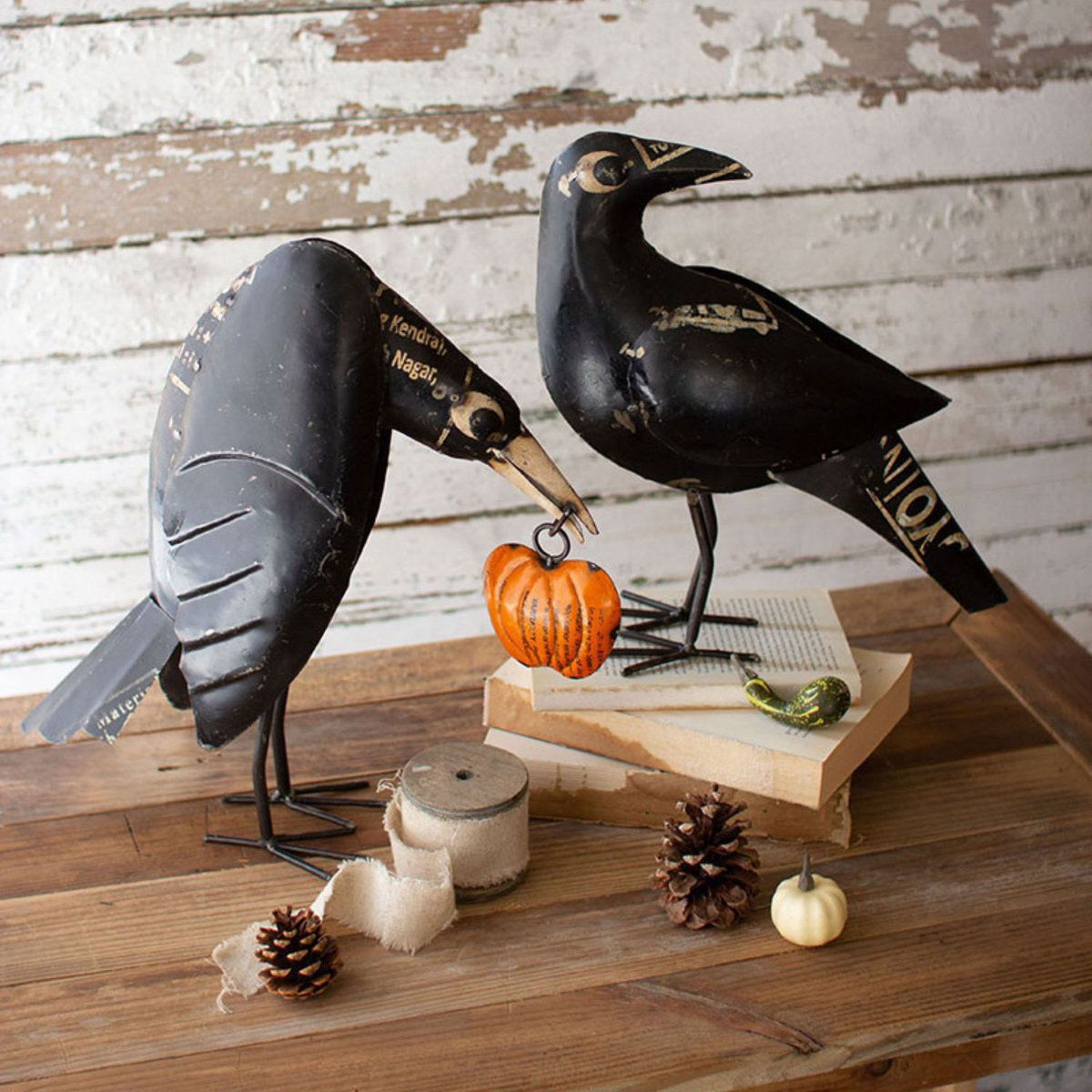 Handmade Iron Crow Figurine Set For Indoor Halloween Decor 1