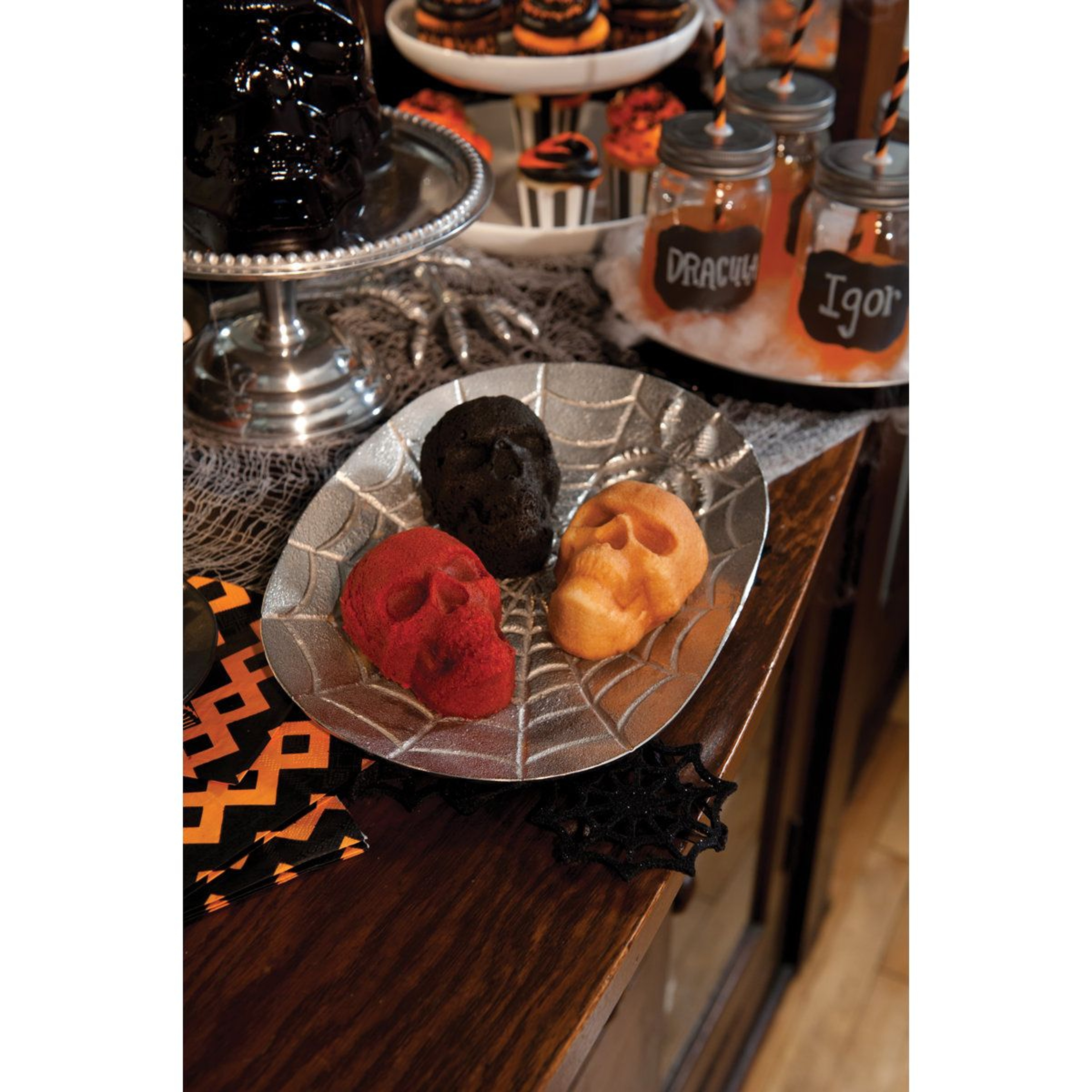 Skull Cakelet Pan Fall Harvest Aluminum Baking Pan In Bronze 1