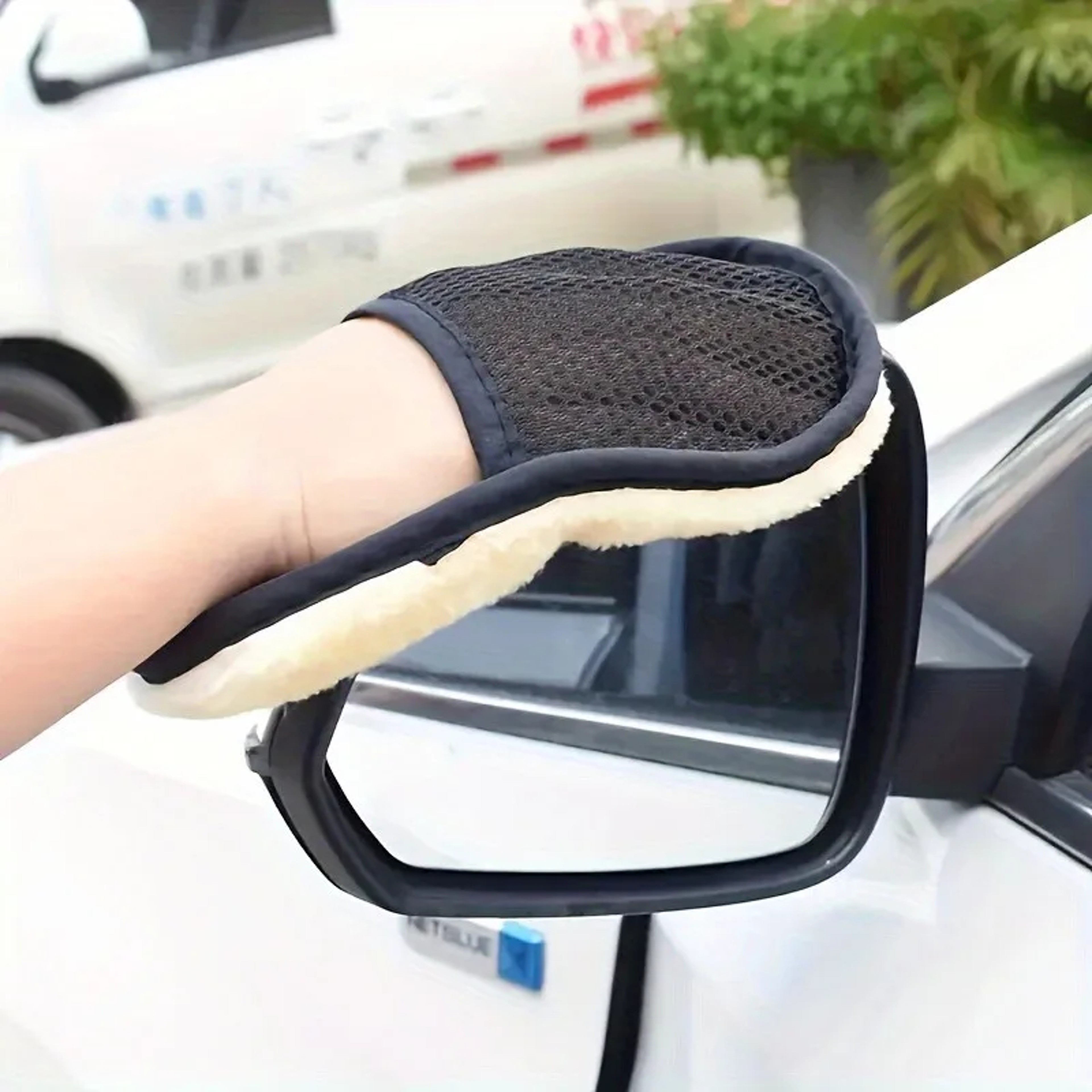 Double-Sided Car Wash Mitt Microfiber Cleaning Glove for Scratch-Free Washing & Waxing – view 2