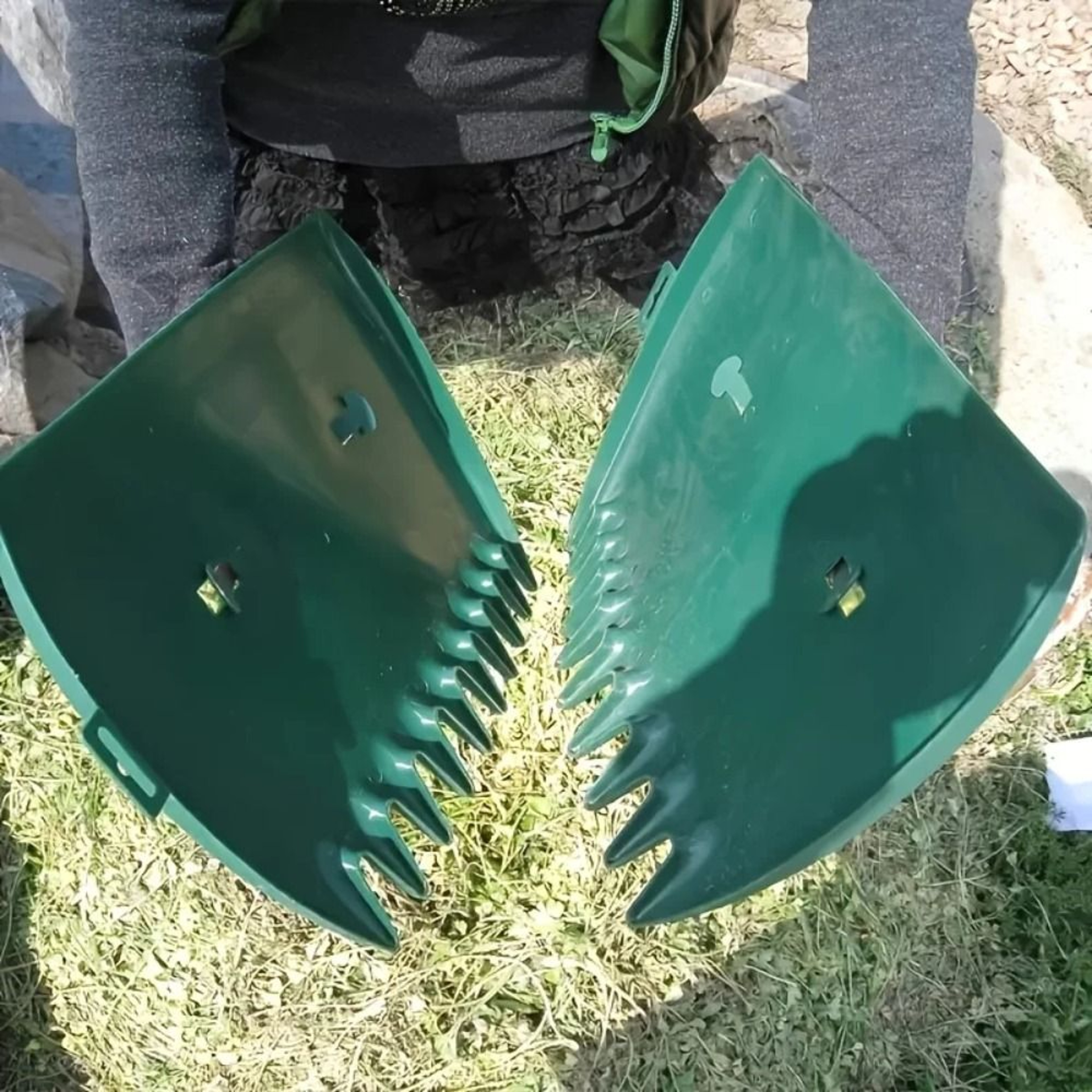 Large Leaf Scoops Hand Rake Set For Fast Yard Cleanup  Garden Leaf Collection 0