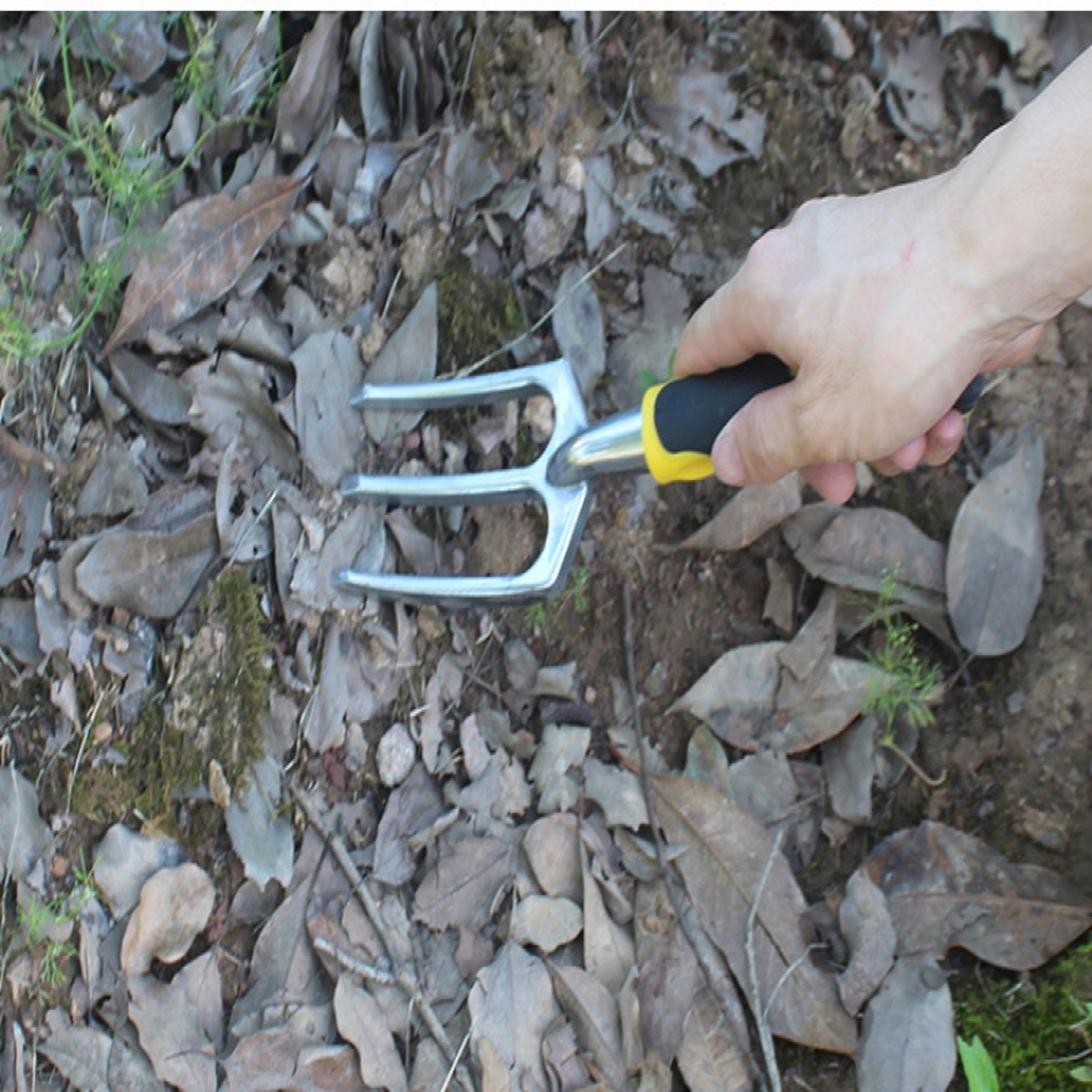 Claw Garden Hand Cultivator Rake Aluminum Alloy Soil Loosening Weed Removal Tool – view 4