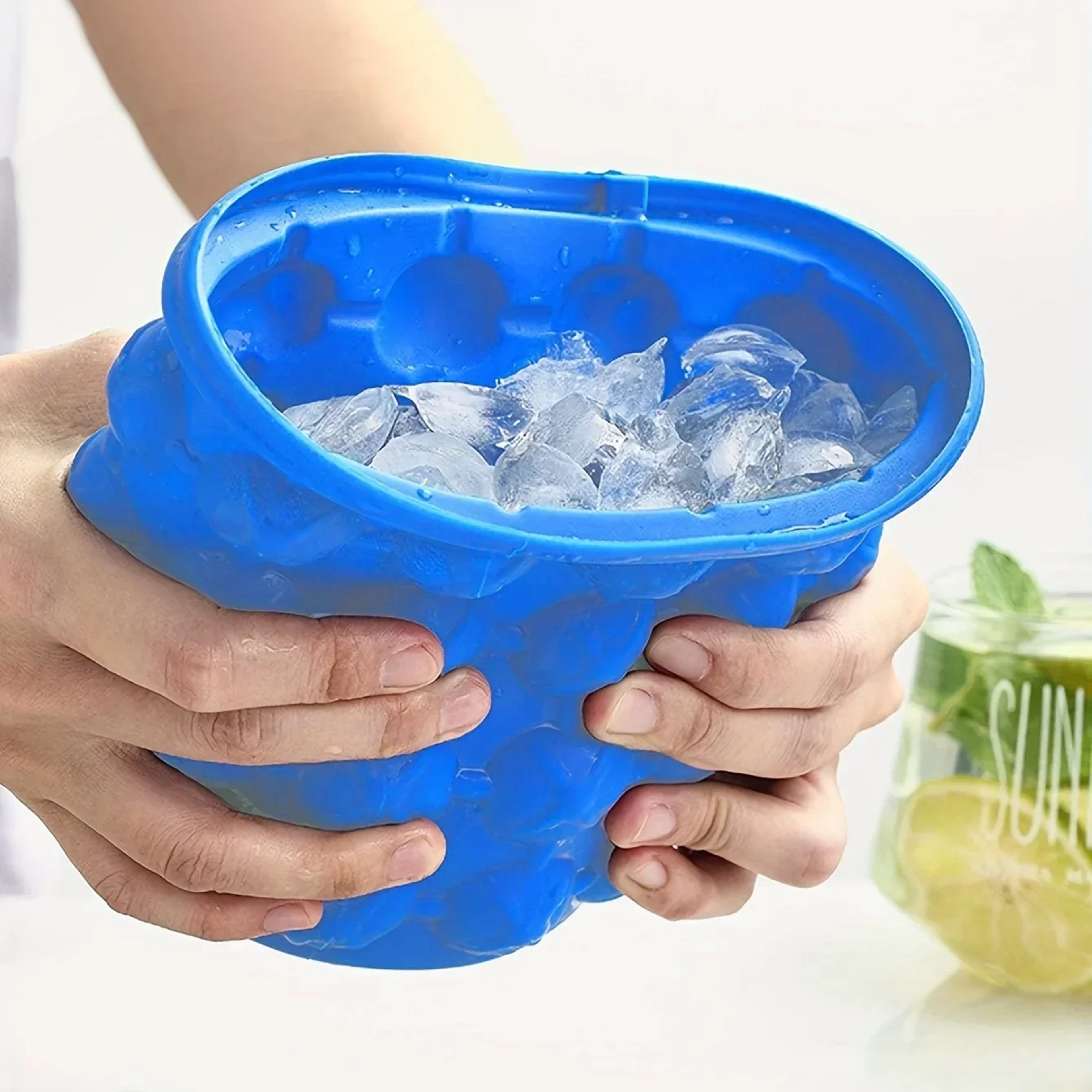 Arctic Chill 2 in 1 Silicone Ice Cube Tray & Portable Ice Bucket – view 5