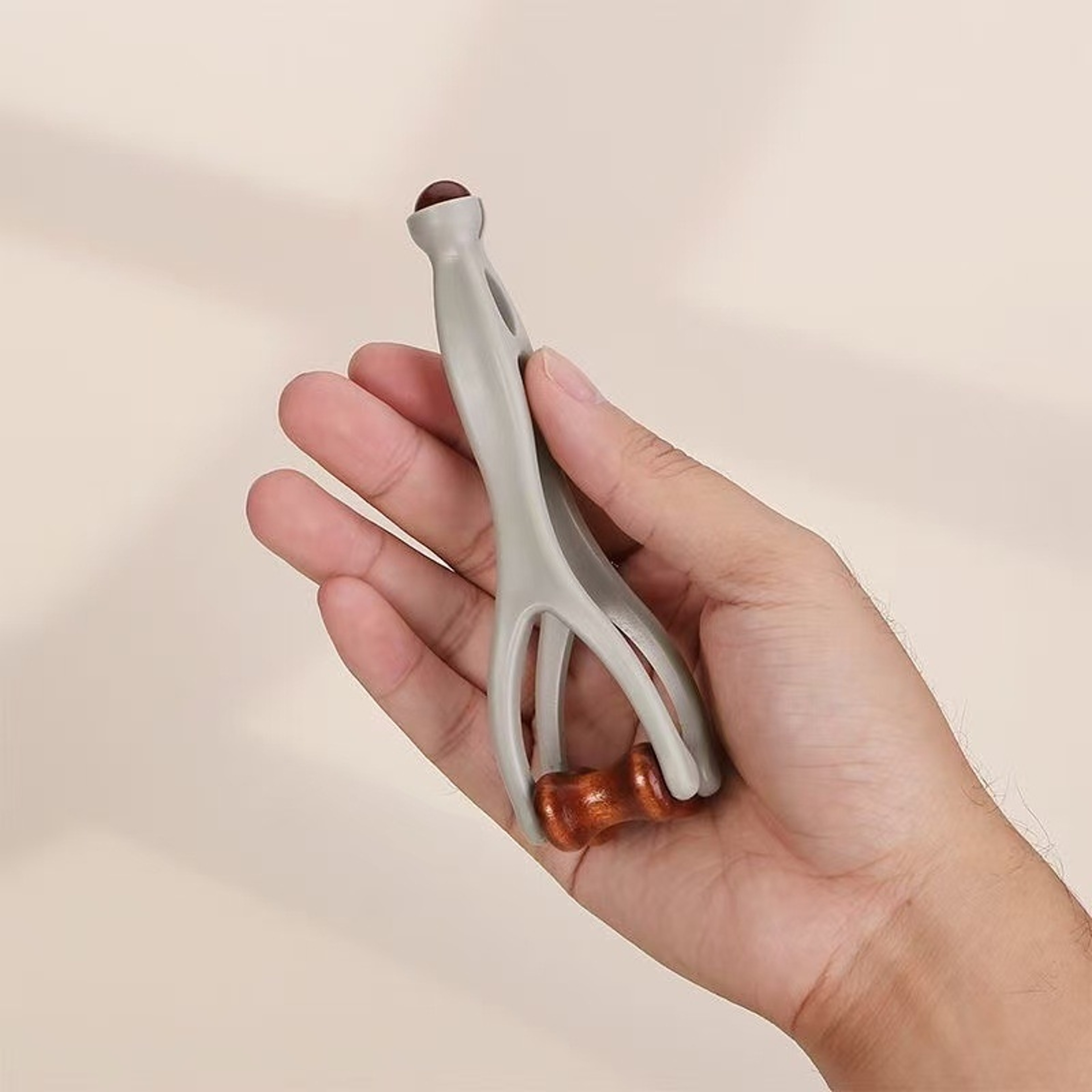 Wooden Finger & Hand Massager Roller for Carpal Tunnel Relief and Wrist Stress Relief Tool – view 5