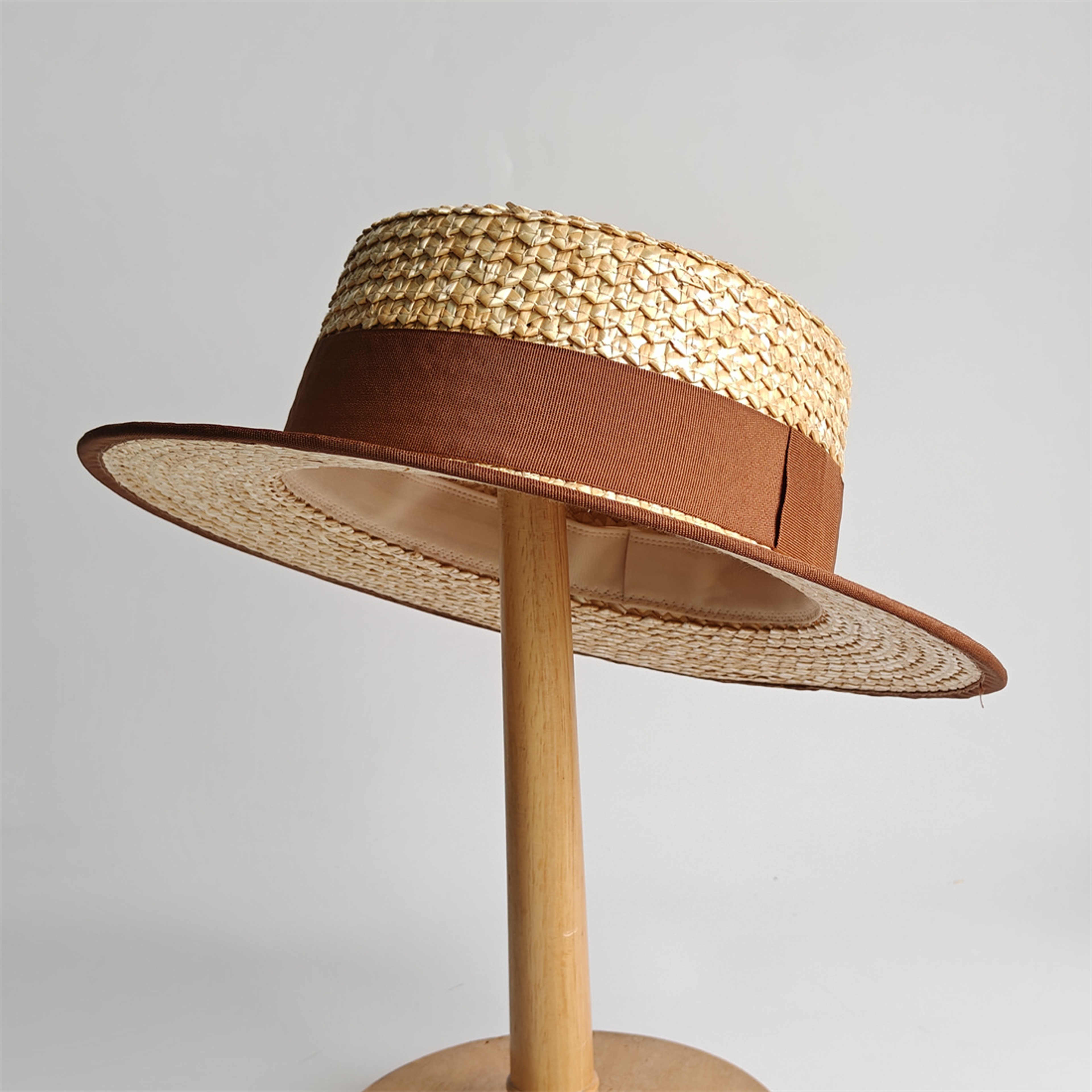 Wide Brim Straw Hat With Black Trim  Unisex Sun Protection Beach Boater Hat 4