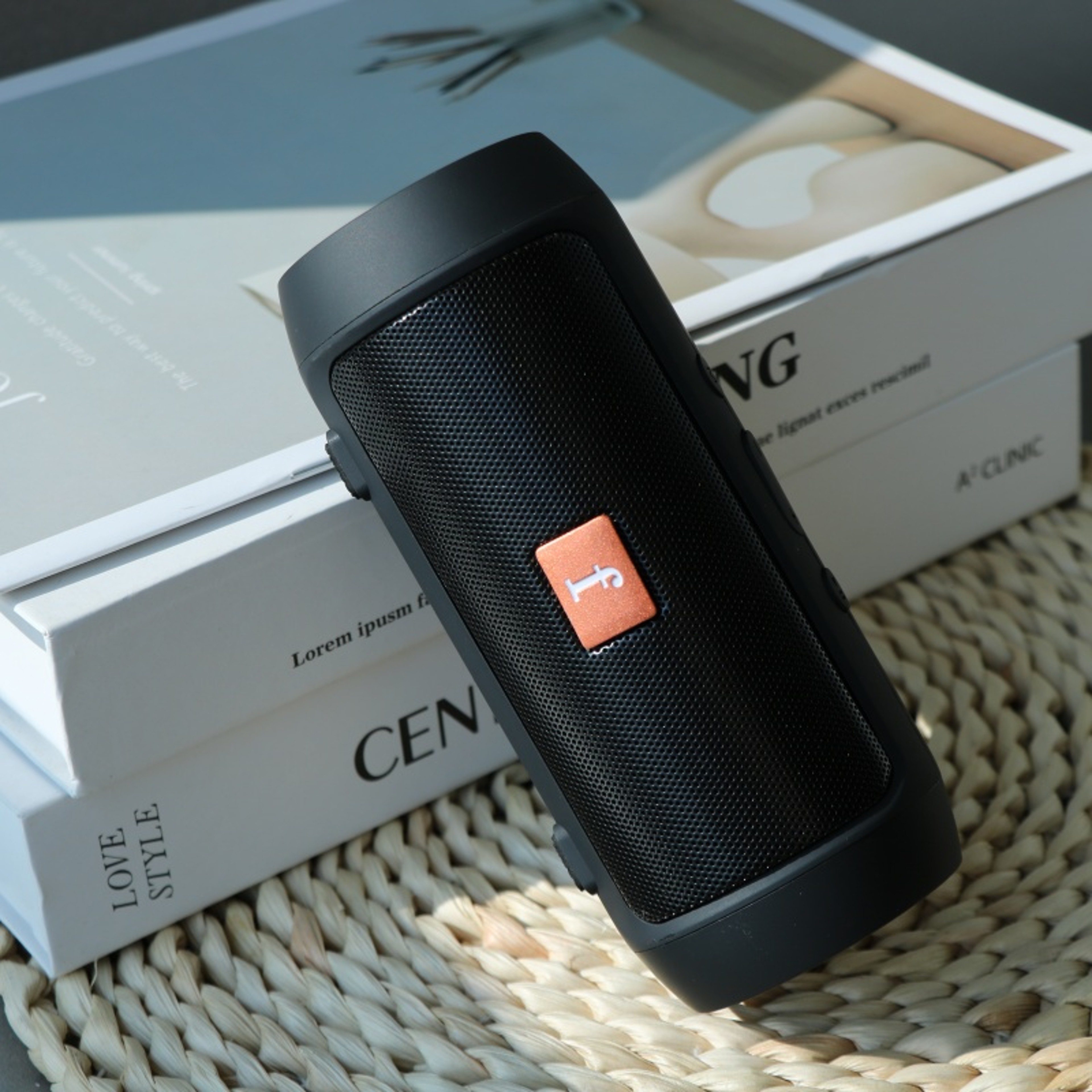 Portable Wireless Bluetooth Speaker Mini Desktop Soundbox Rechargeable Audio Speaker 4