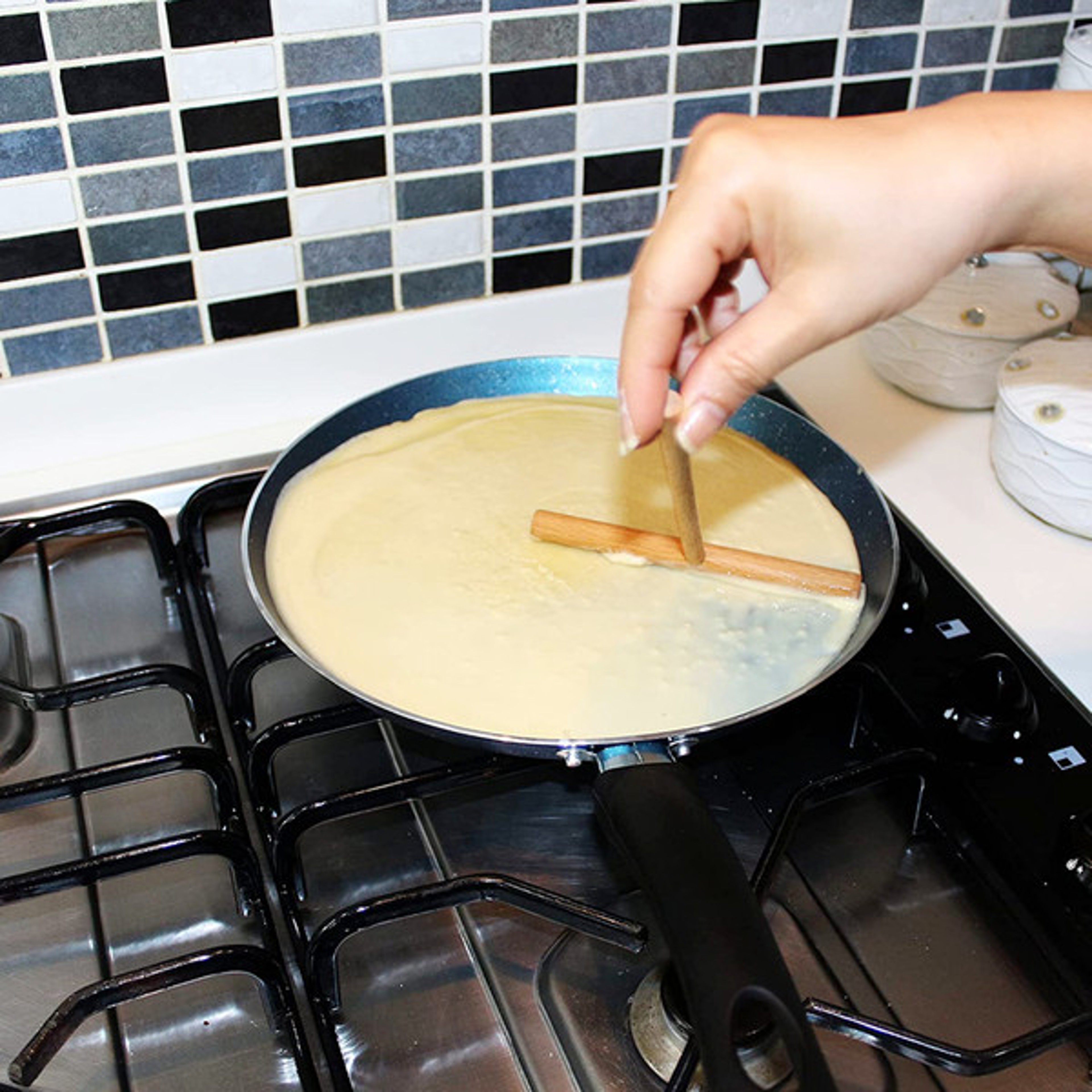 T-Shaped Wooden Crepe Spreader Stick (1).jpg