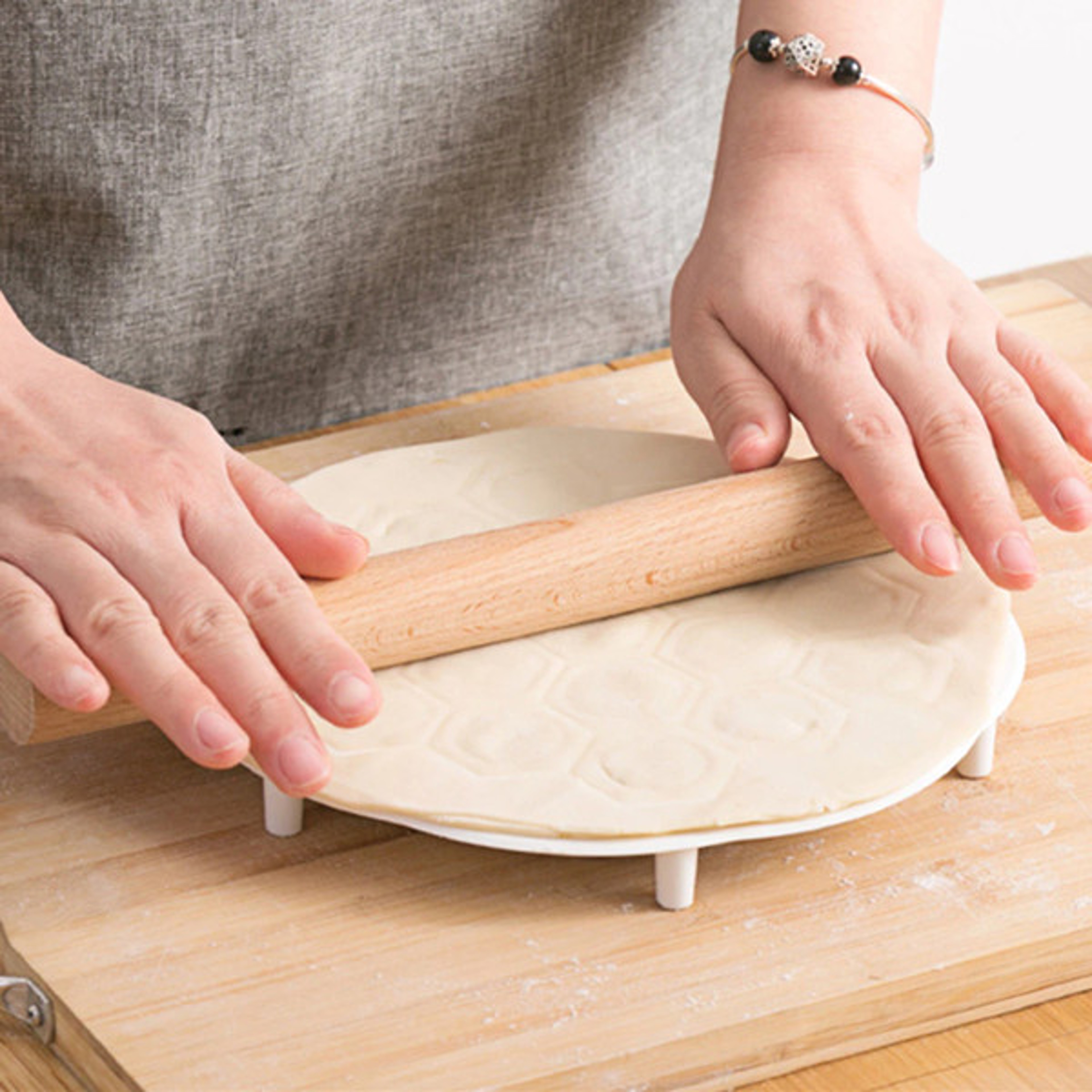 19-Hole Ravioli Maker Mold Tray (2).jpg