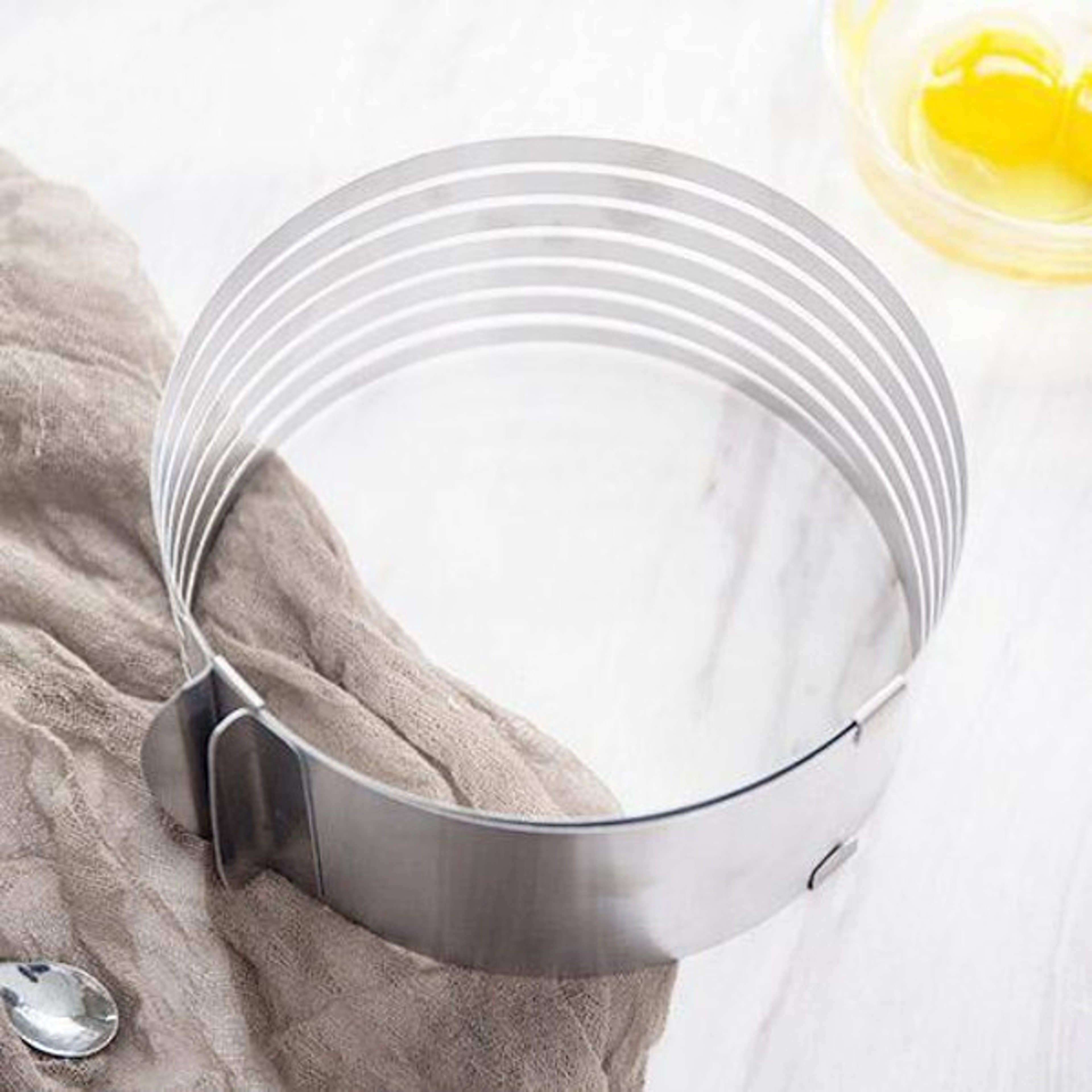 Versatile Stainless Steel Cake Slicer for DIY Easy Baking Goods – Effortless Cutting & Easy Cleaning 4