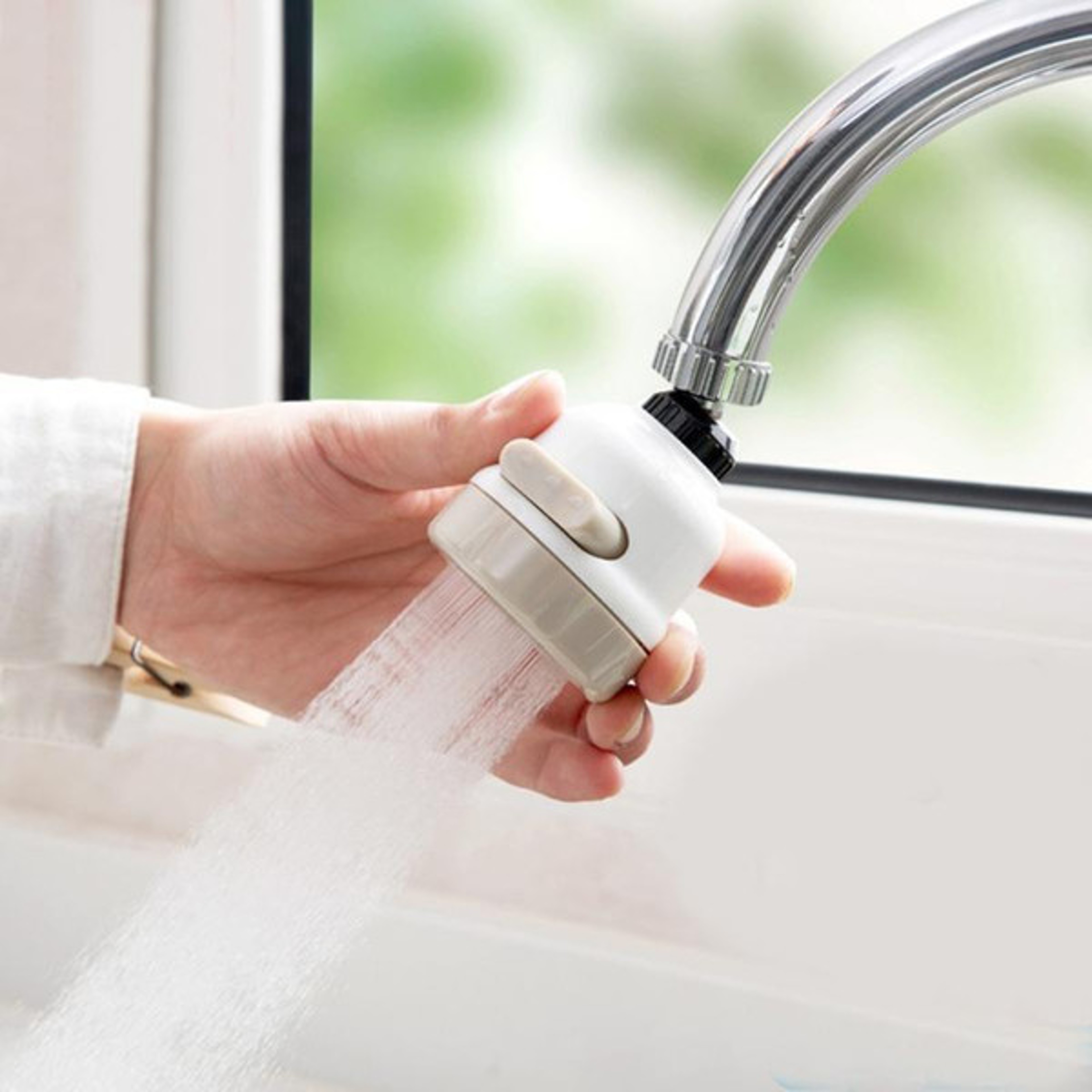 MultiFunction 360 Degree Sink Aerator Head  Easy Installation 3 Spray Settings Enhances Water Pr