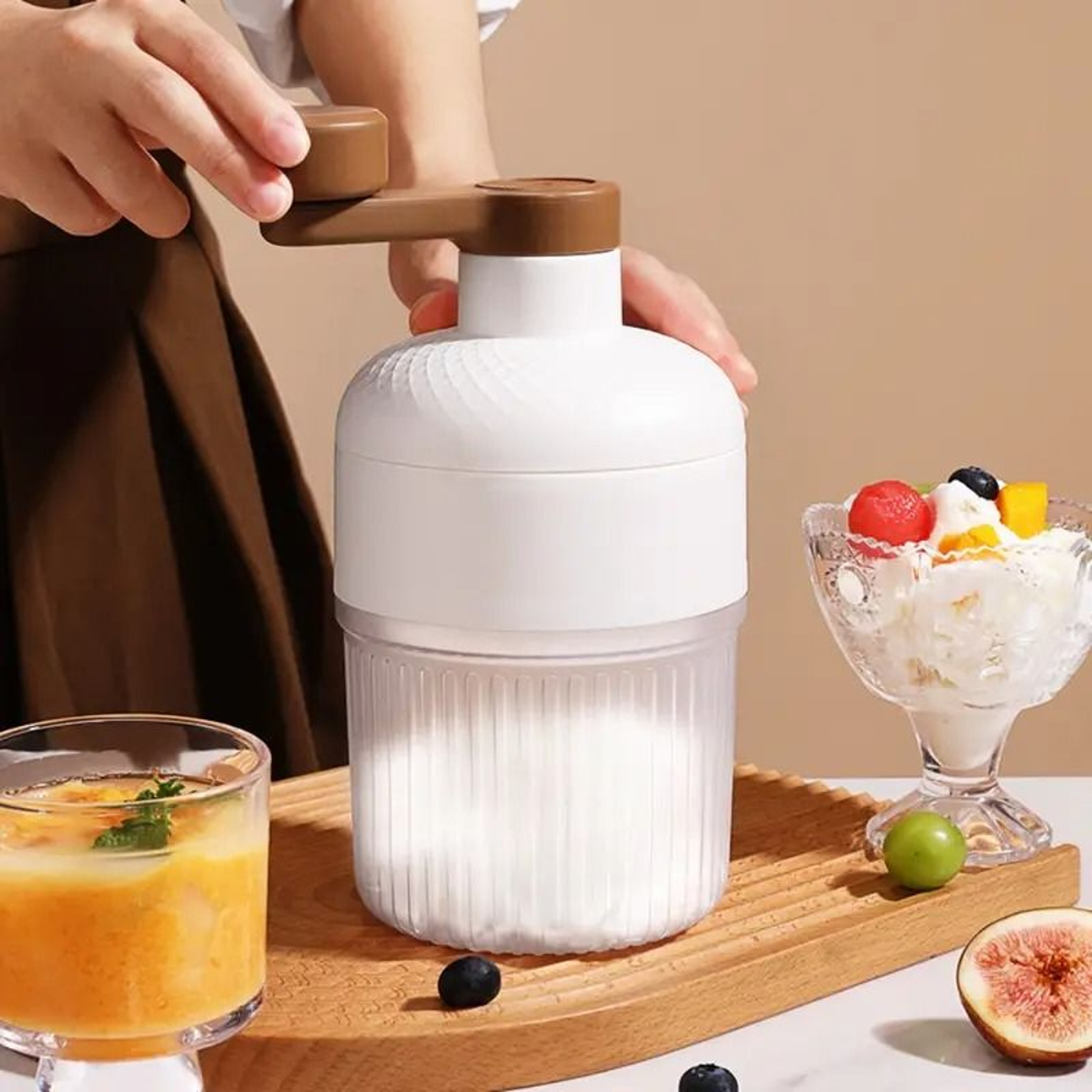 Mini Portable Ice Shaver  Shaved Ice Machine Handheld Ice Crusher With Ice Cube Molds 0