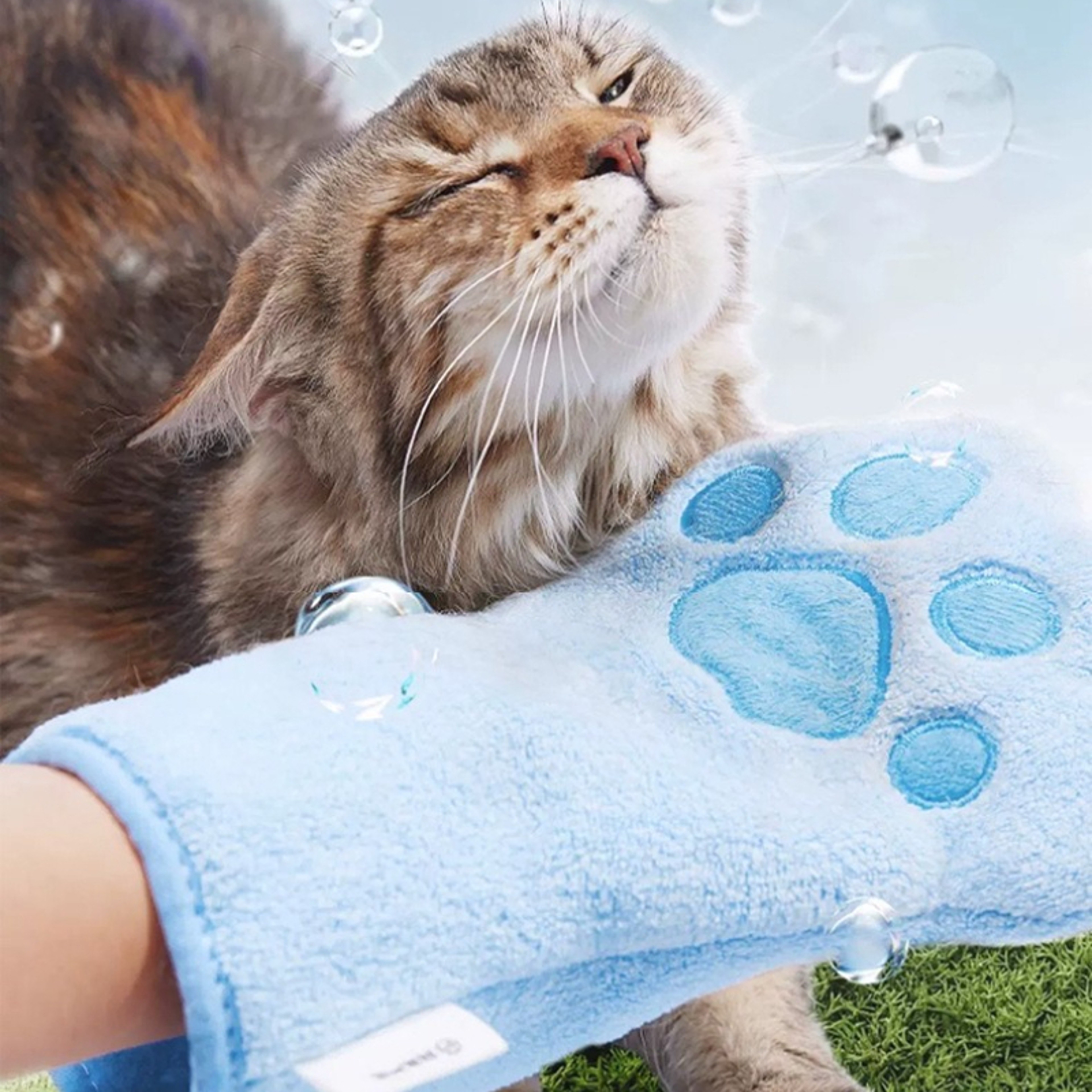 Ultra Absorbent Pet Bath Gloves & Towel for Dogs and Cats – view 1