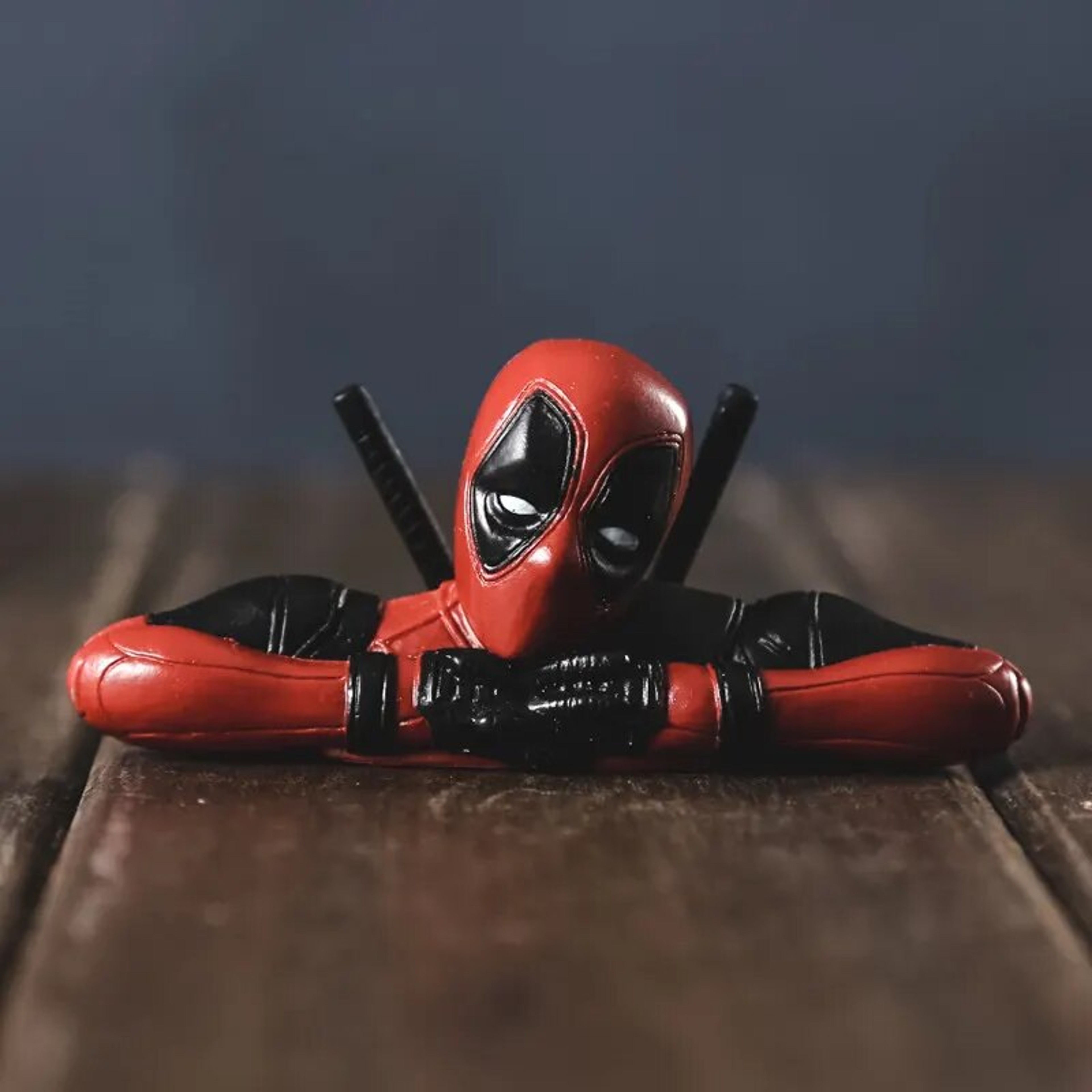 2KGgDisneyDeadpoolCarInteriorVehicleModelMiniFigureCarInteriorDecorationRoomToysModelB