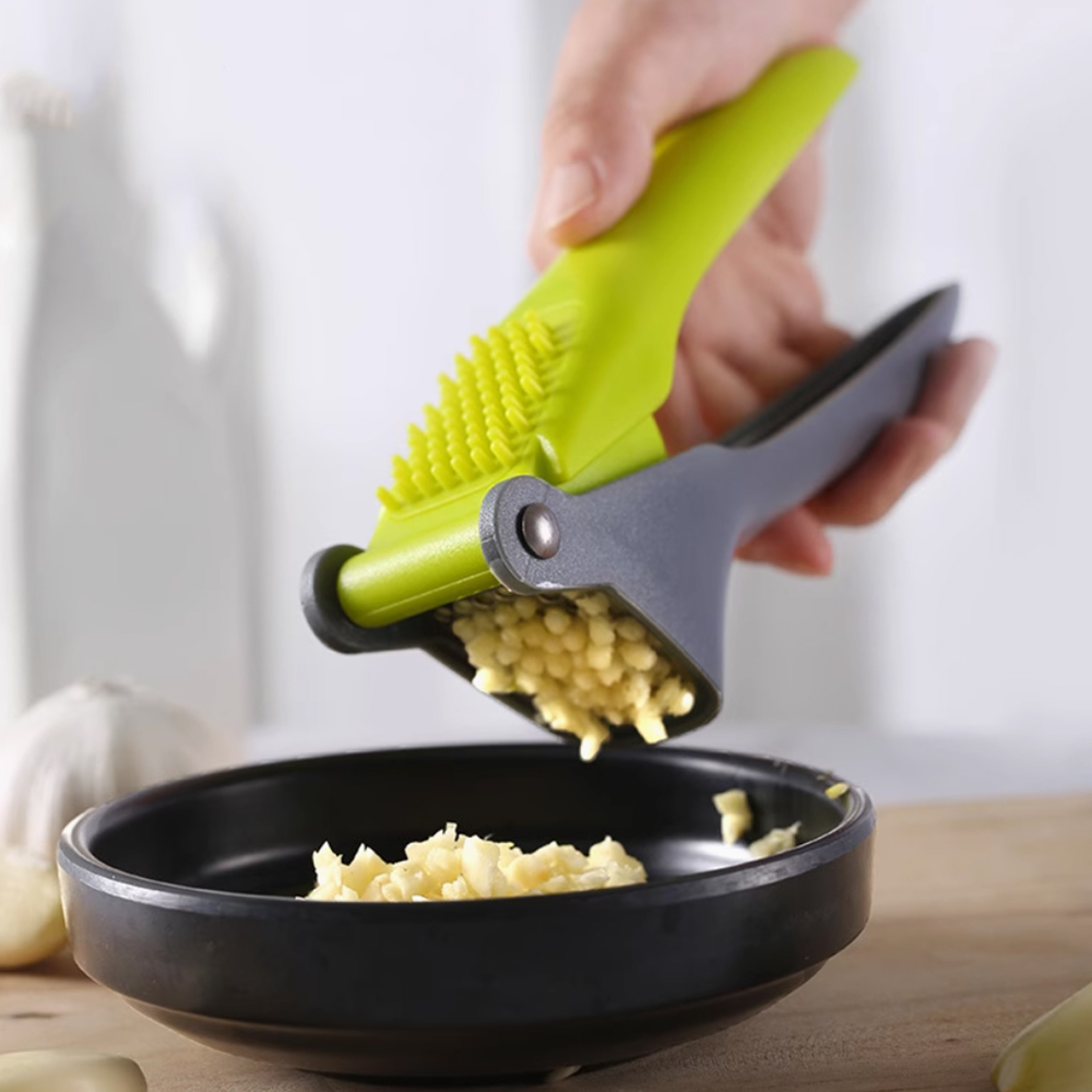 Easy Clean Manual Garlic Press and Ginger Mincer – view 1