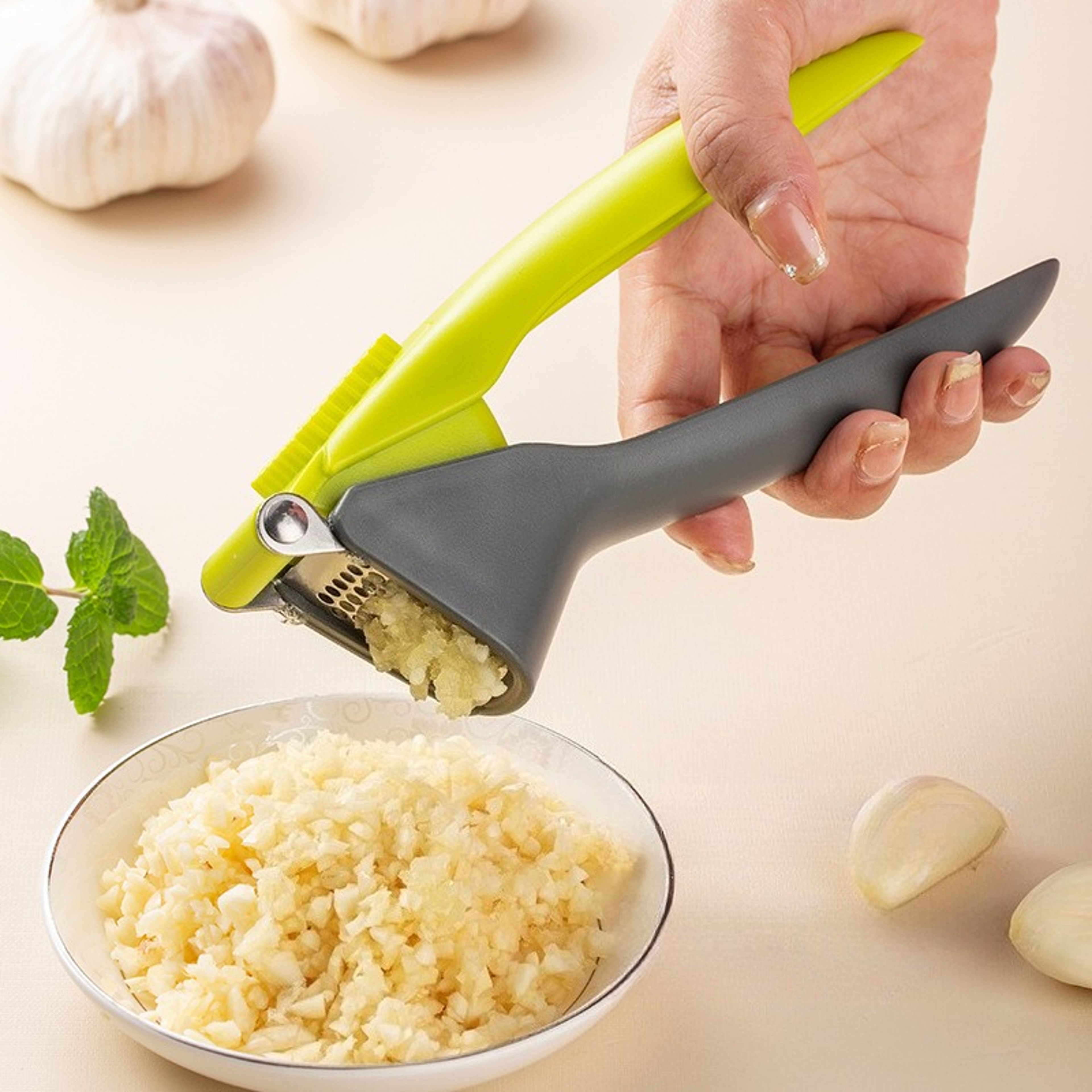 Stainless Steel Garlic Press Crusher Multifunction Garlic  Ginger Mincer Handheld Kitchen Tool 1