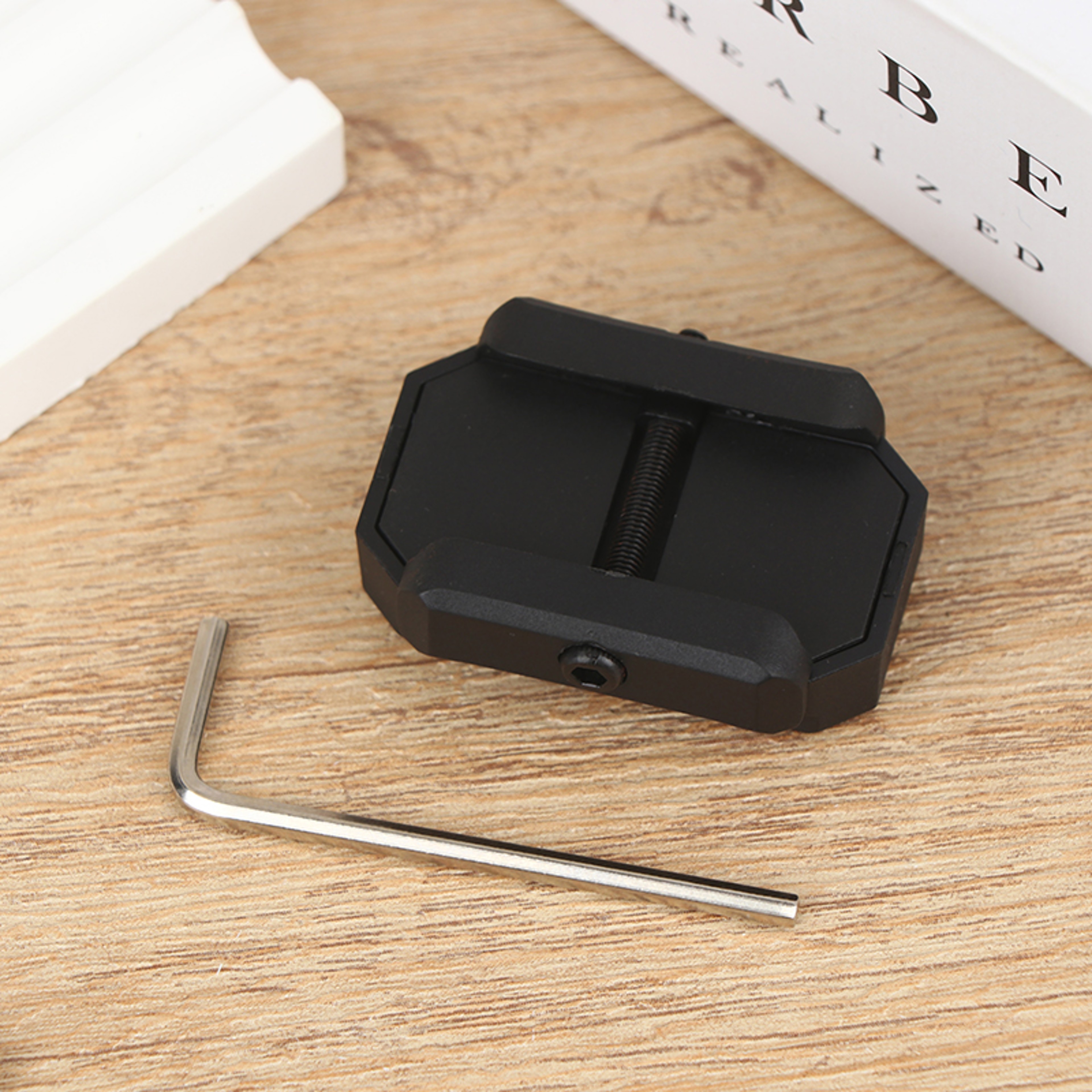 Mini Outdoor Compass Guide For Hiking  Navigation 4