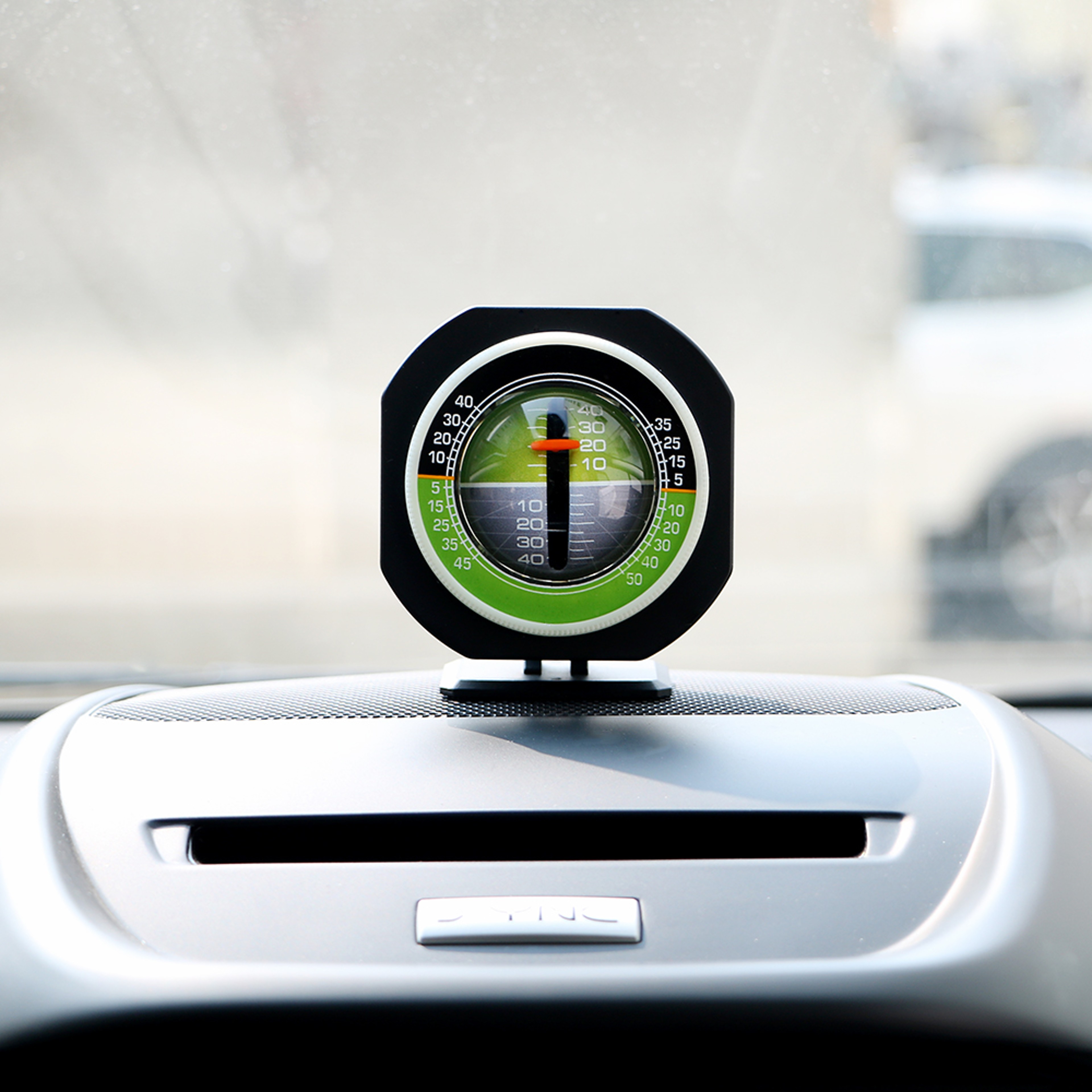 High Precision Car Inclinometer & Slope Meter Gauge with LED Display Vehicle Angle Level Gauge – view 1