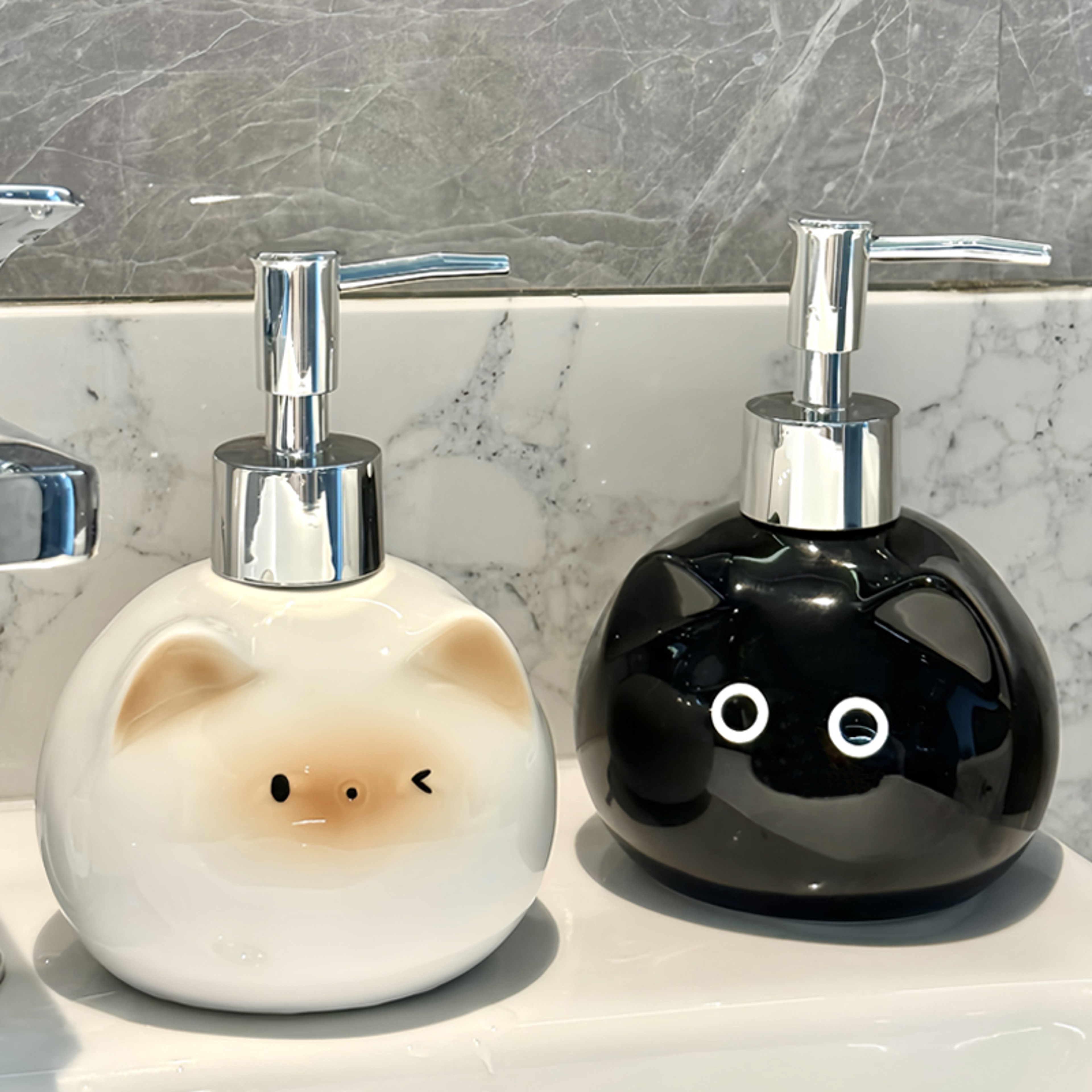 Ceramic Siamese Cat Shaped Soap  Hand Sanitizer Bottle Dispenser Decorative Refillable Bathroom Acc 0