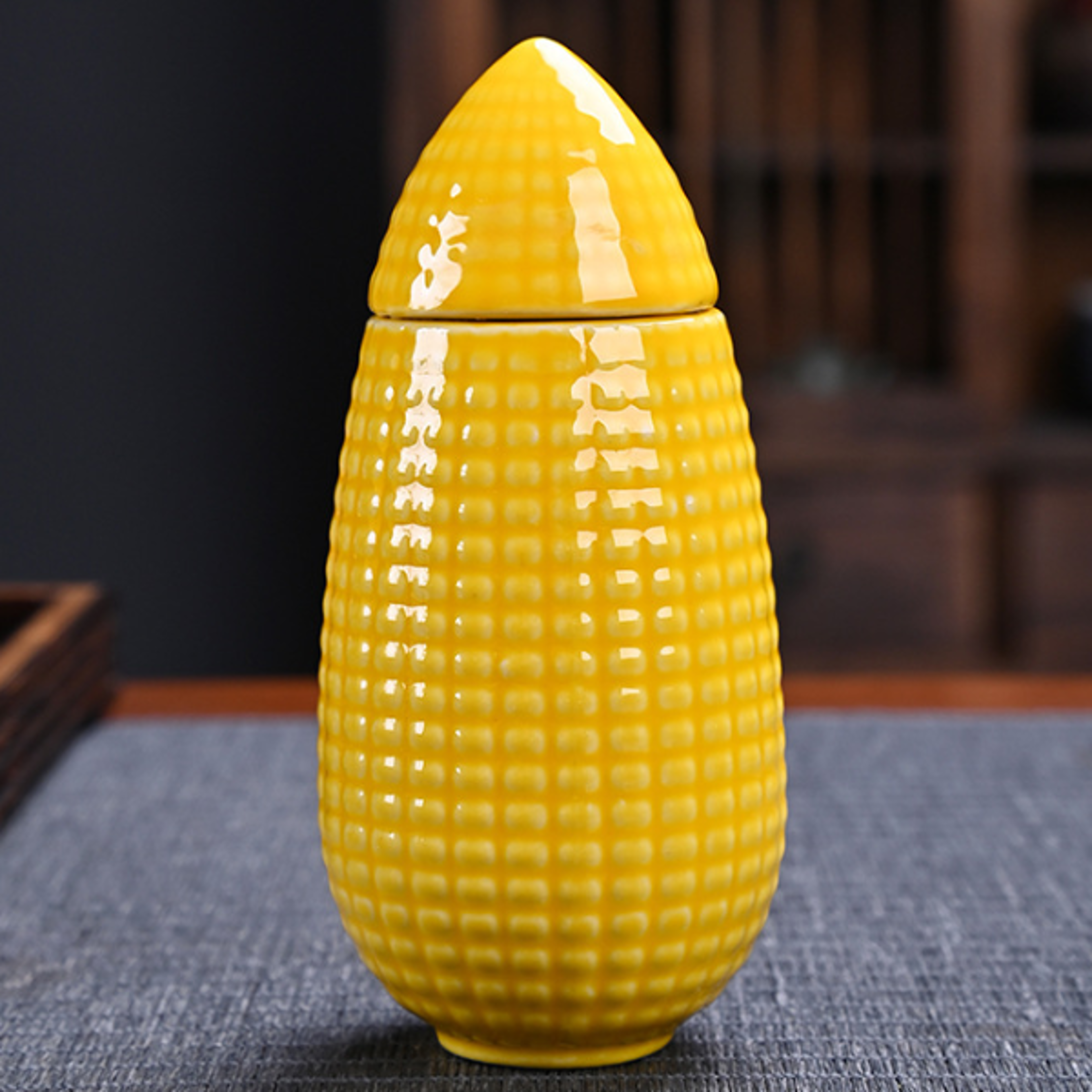 Elegant Ceramic Tea Storage Jar Airtight Moisture Proof Container