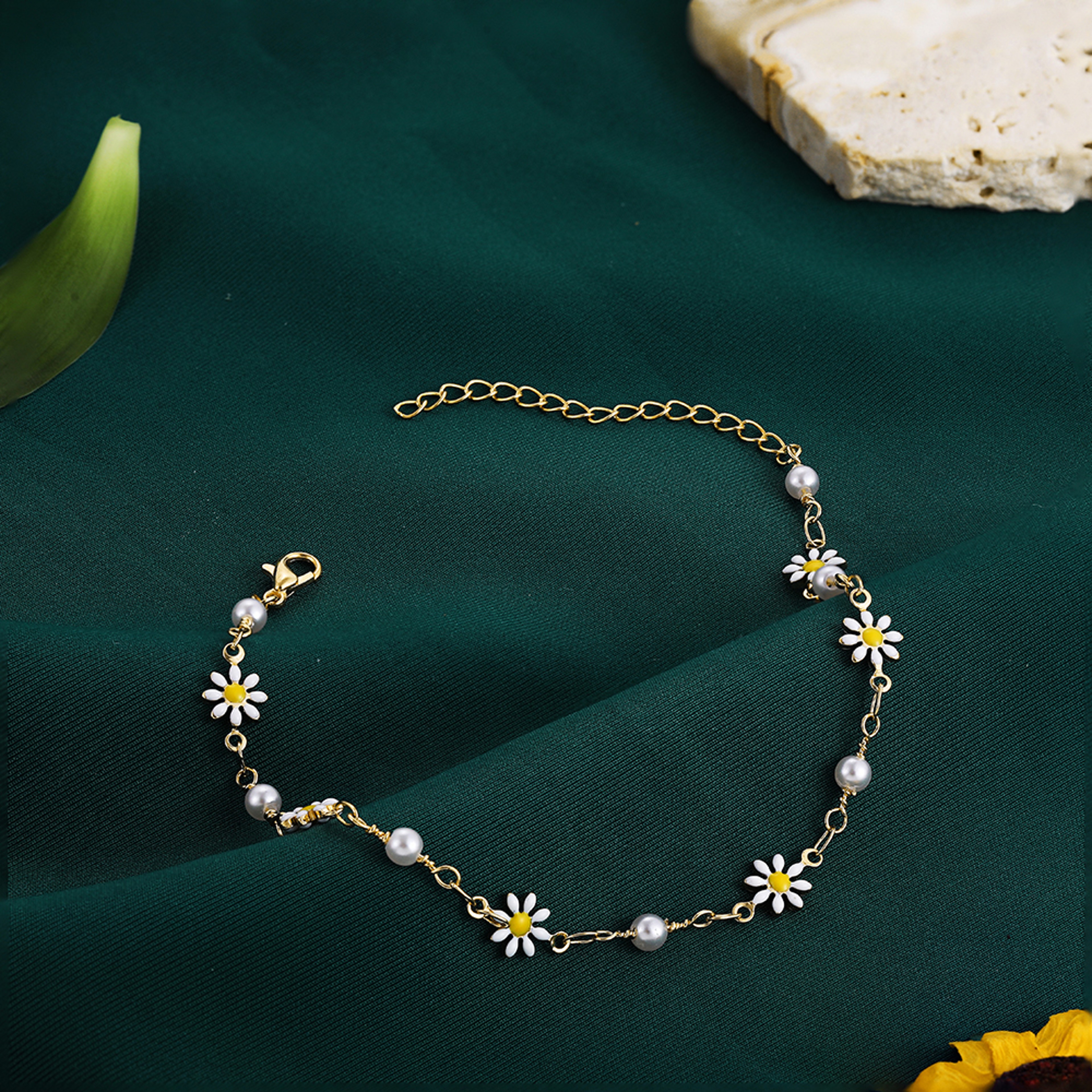 Daisy Flower Pearl Anklet for Women Summer Beach Jewelry Handmade Chain Anklet Bracelet – view 2