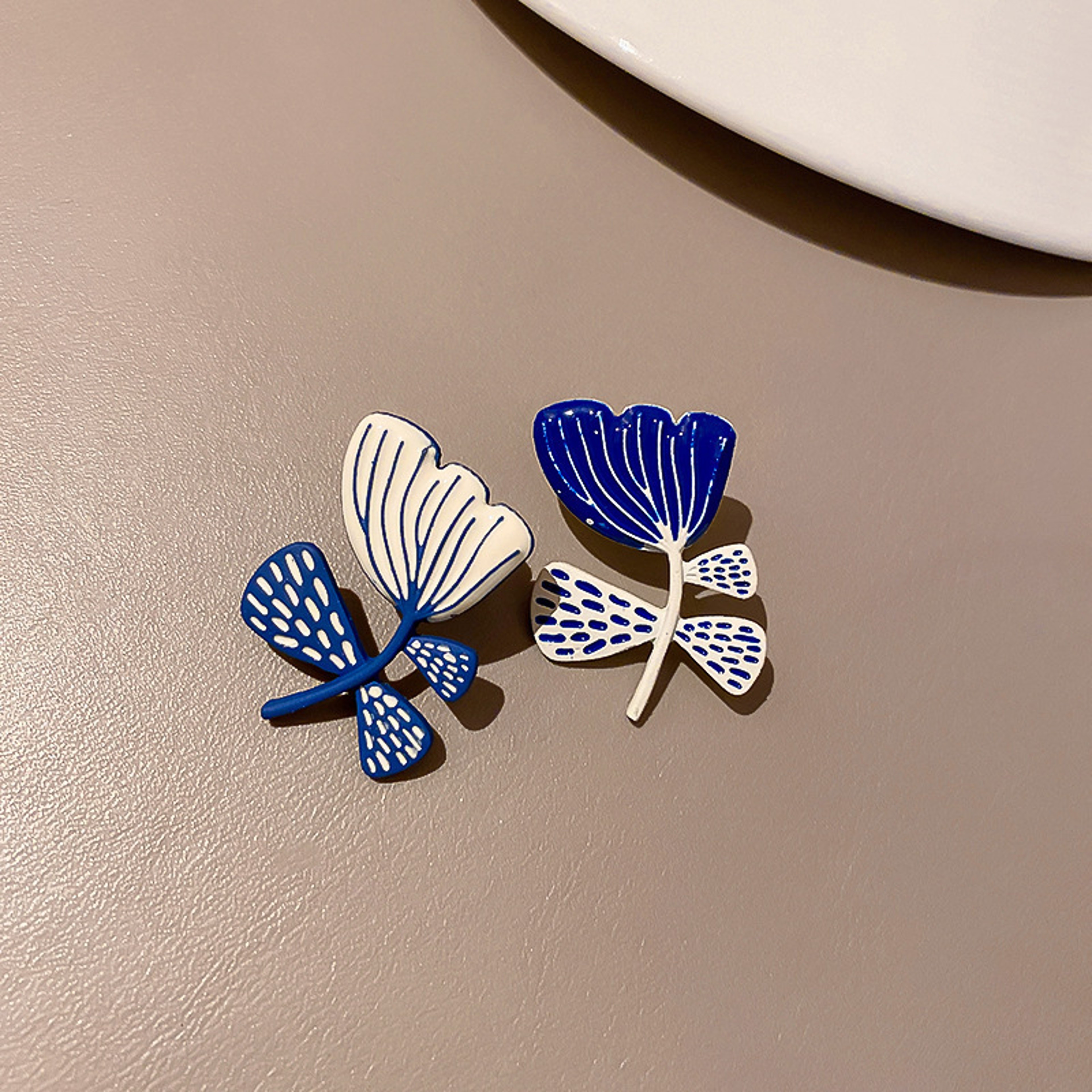 Vintage Drip Glaze Floral Stud Earrings for Women Elegant Wedding Jewelry – view 5