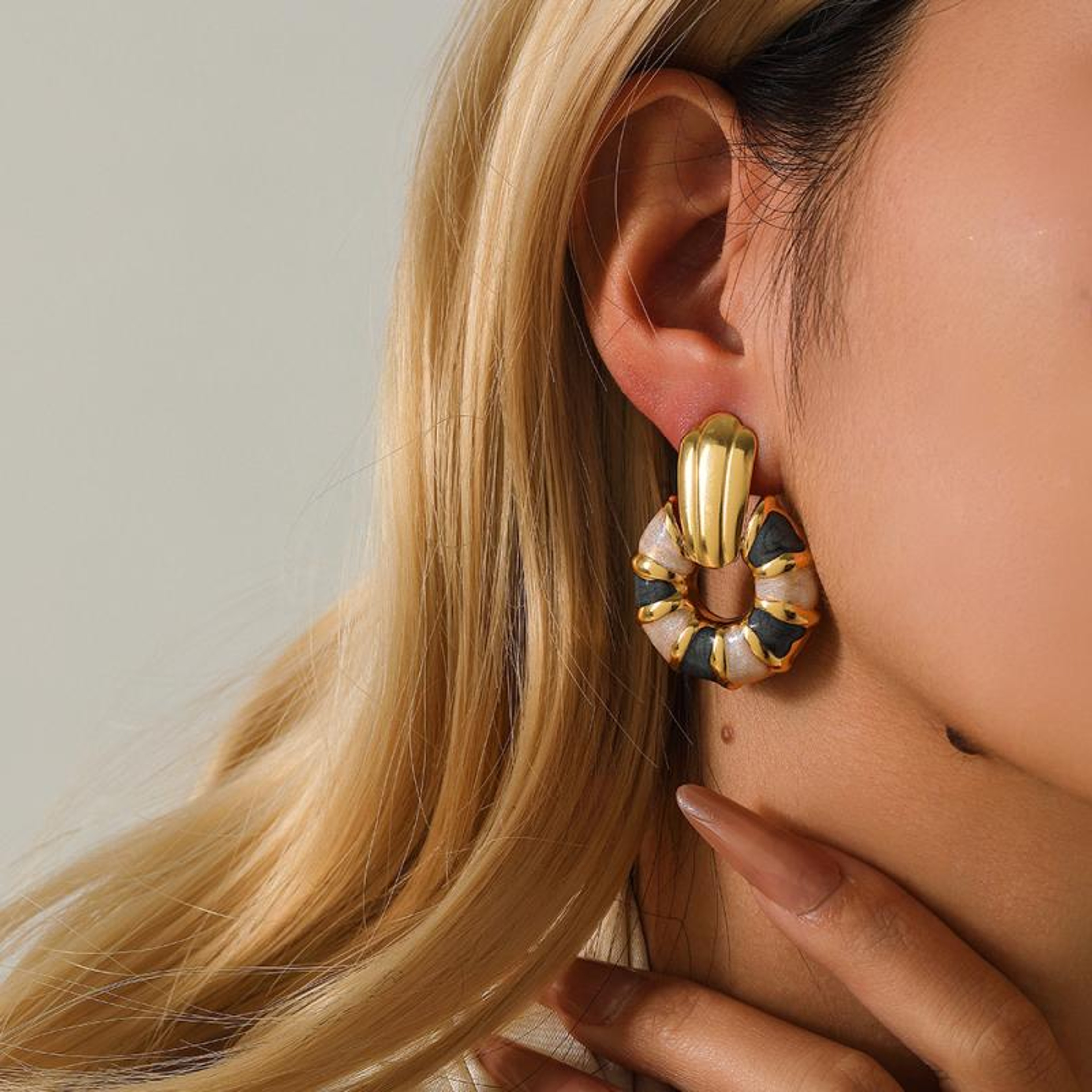 Vintage Enamel Stainless Steel Stud Earrings Colorful Light Luxury Party Jewelry Gift For Women 1