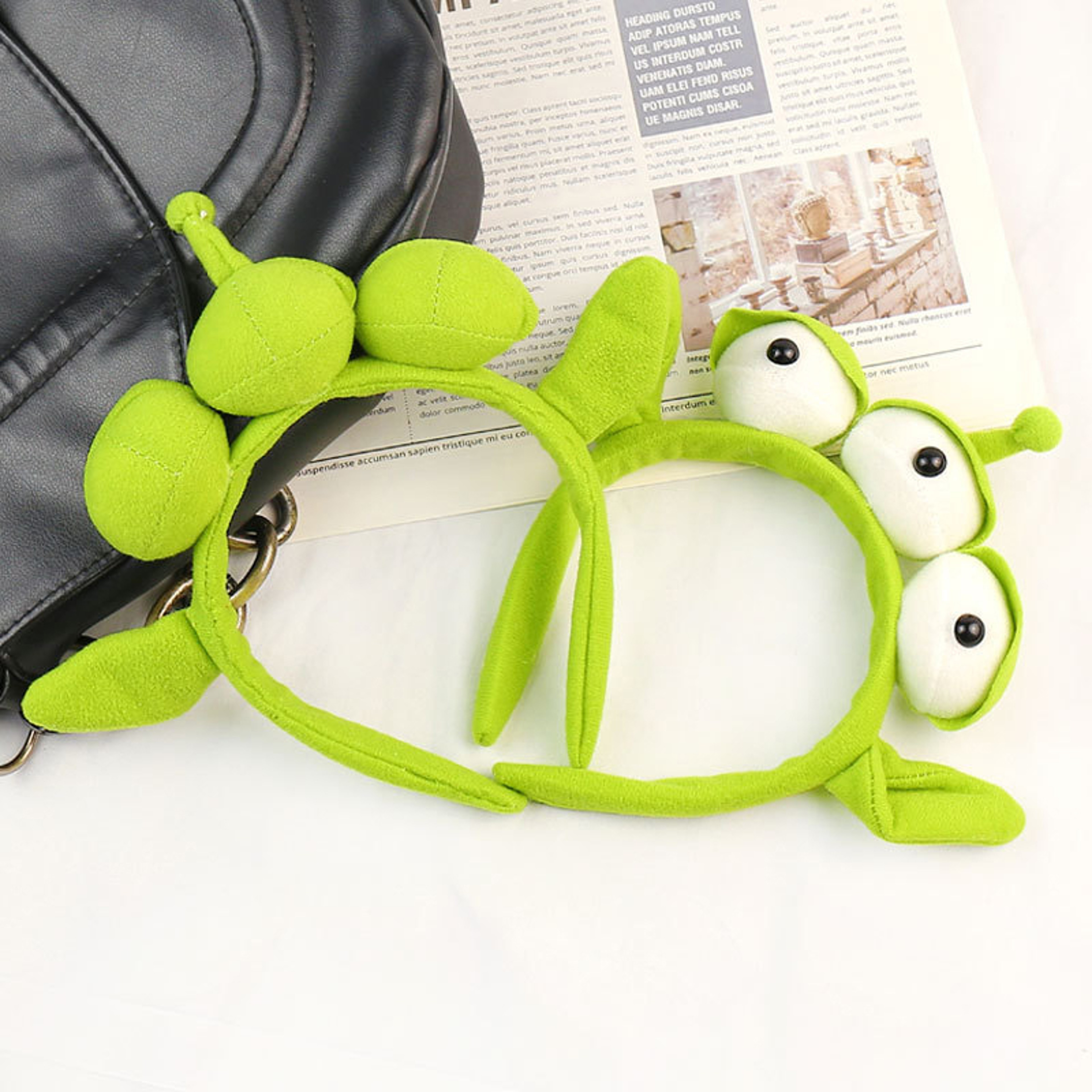 Three Eyed Alien Plush Headband Costume Accessory For Halloween Parties Cosplay  Kids DressUp 2