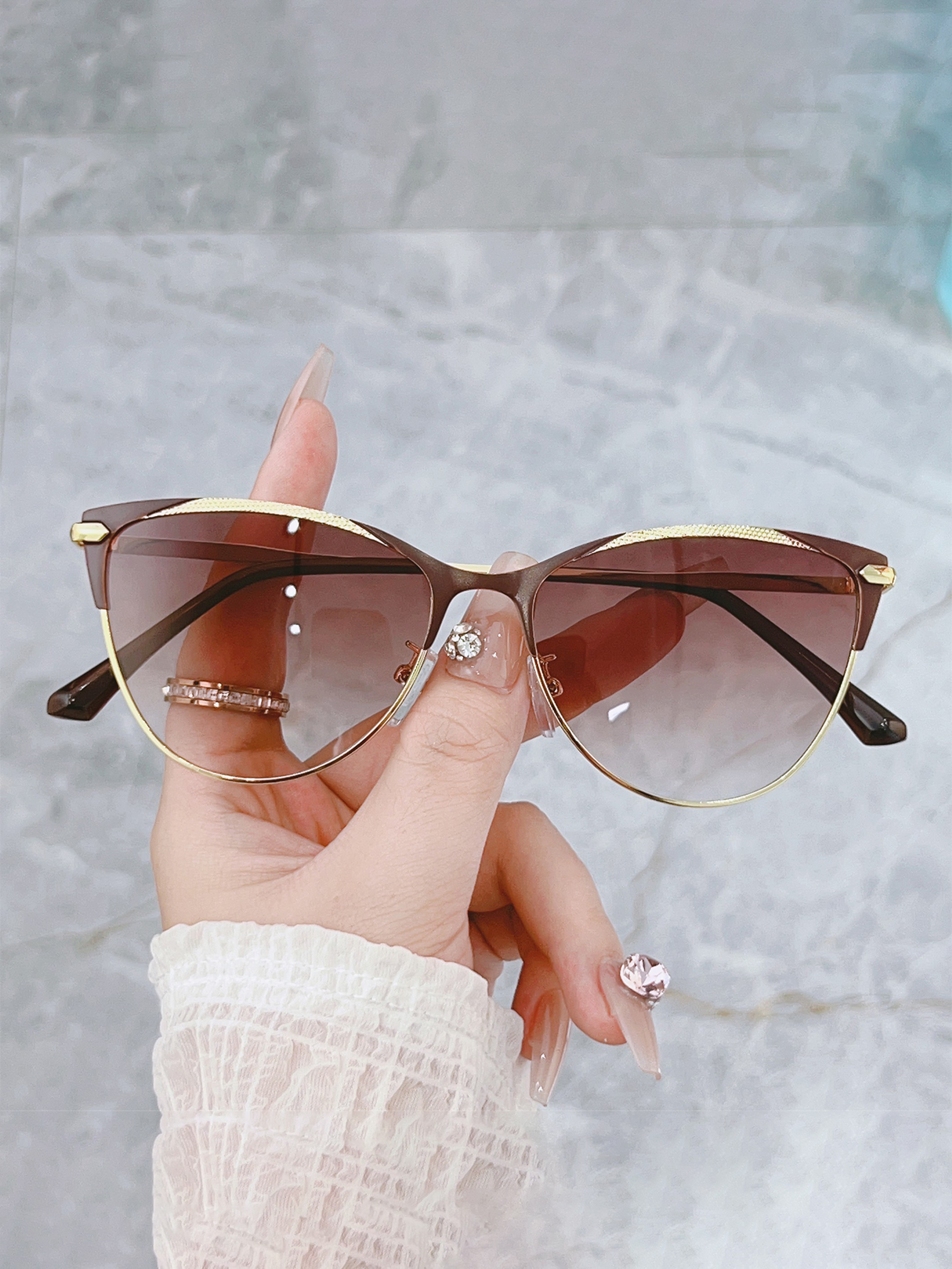 Coastal Chic Cat Eye Sunglasses for Women Retro Fashion Sunglasses for Beach & Vacation Style – view 6