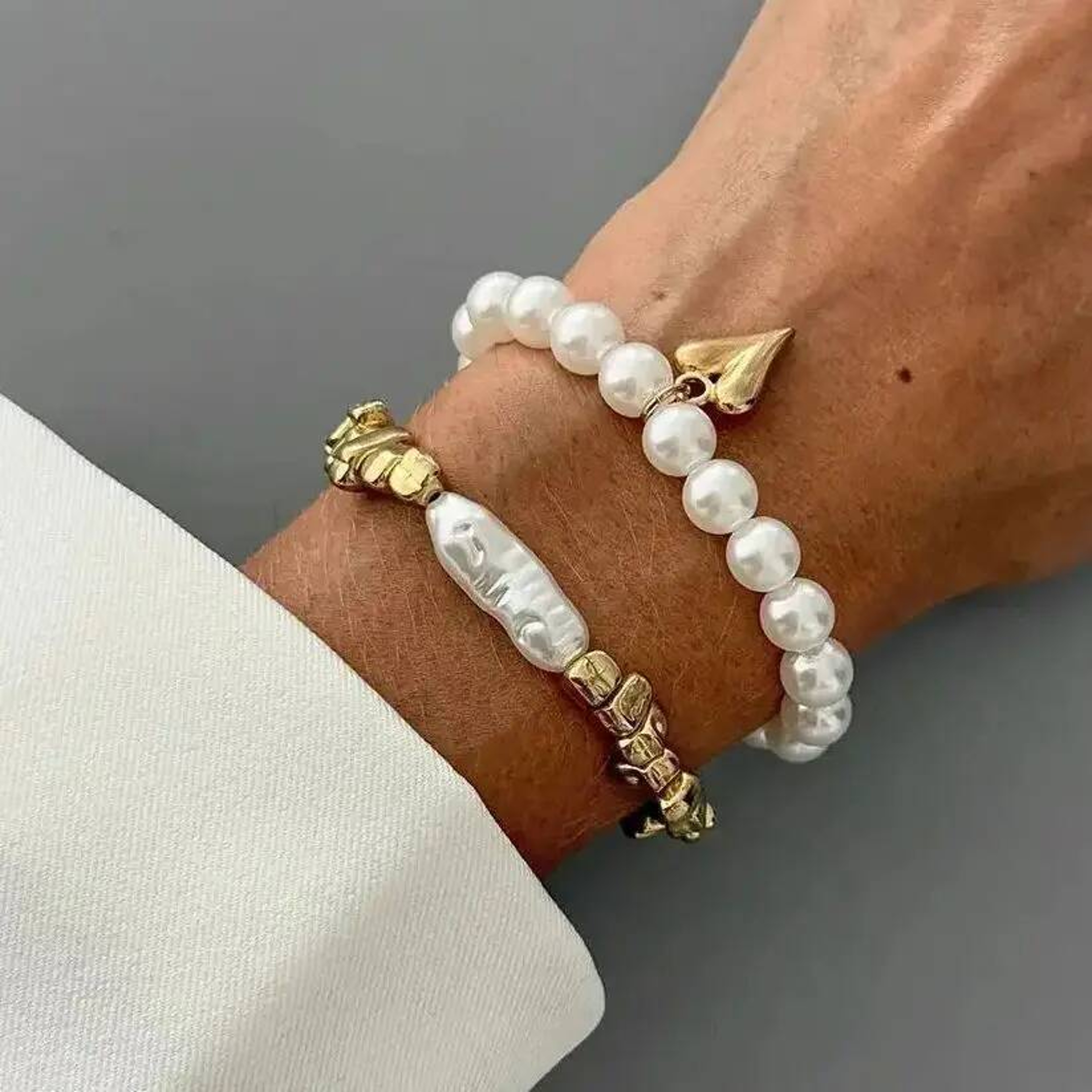 Elegant Pearl Bracelet for Women with Heart Charm Bohemian Stretch Bracelet Set – view 2