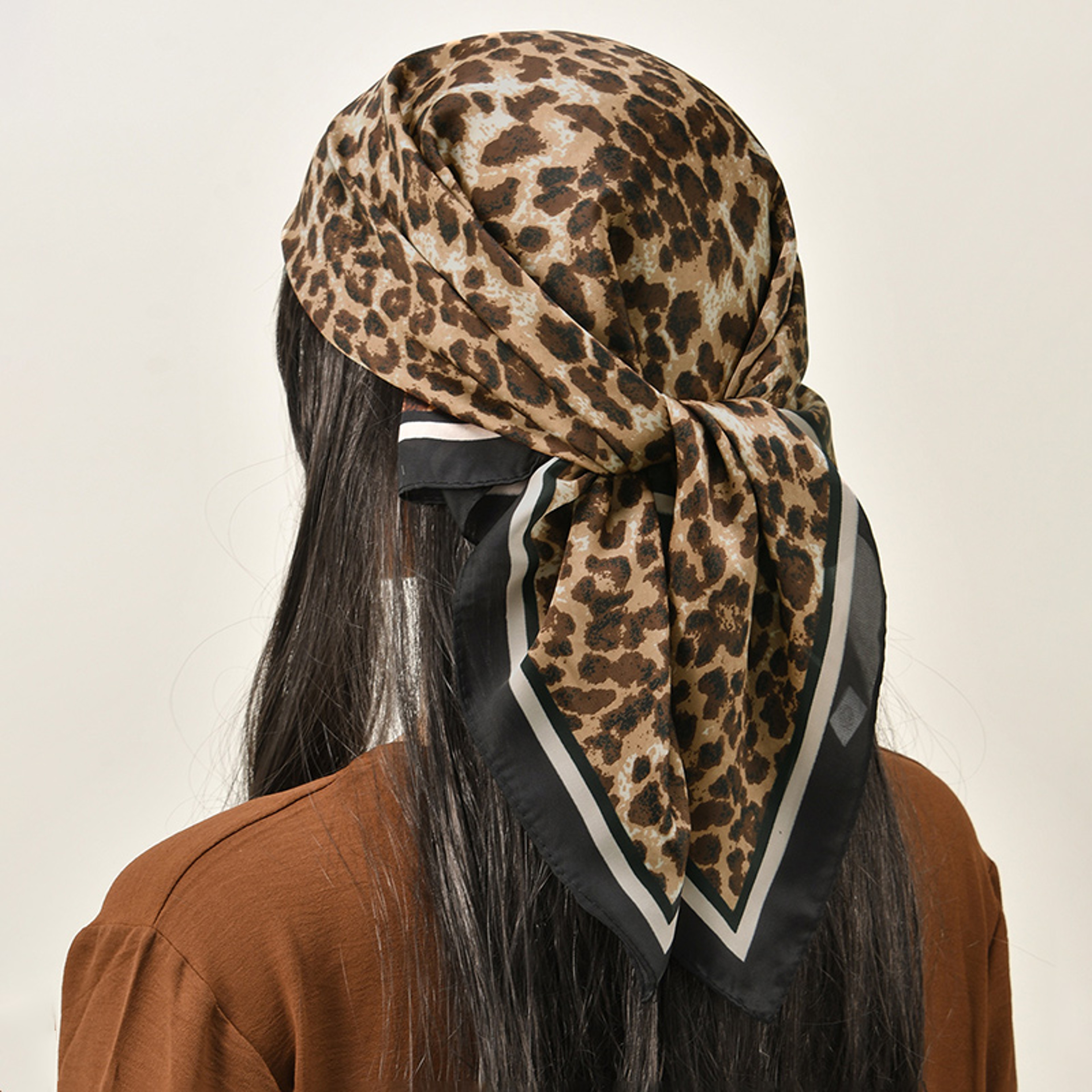 Elegant Leopard Print Scarf Satin Hair Scarf Square Neckerchief for Women – view 2
