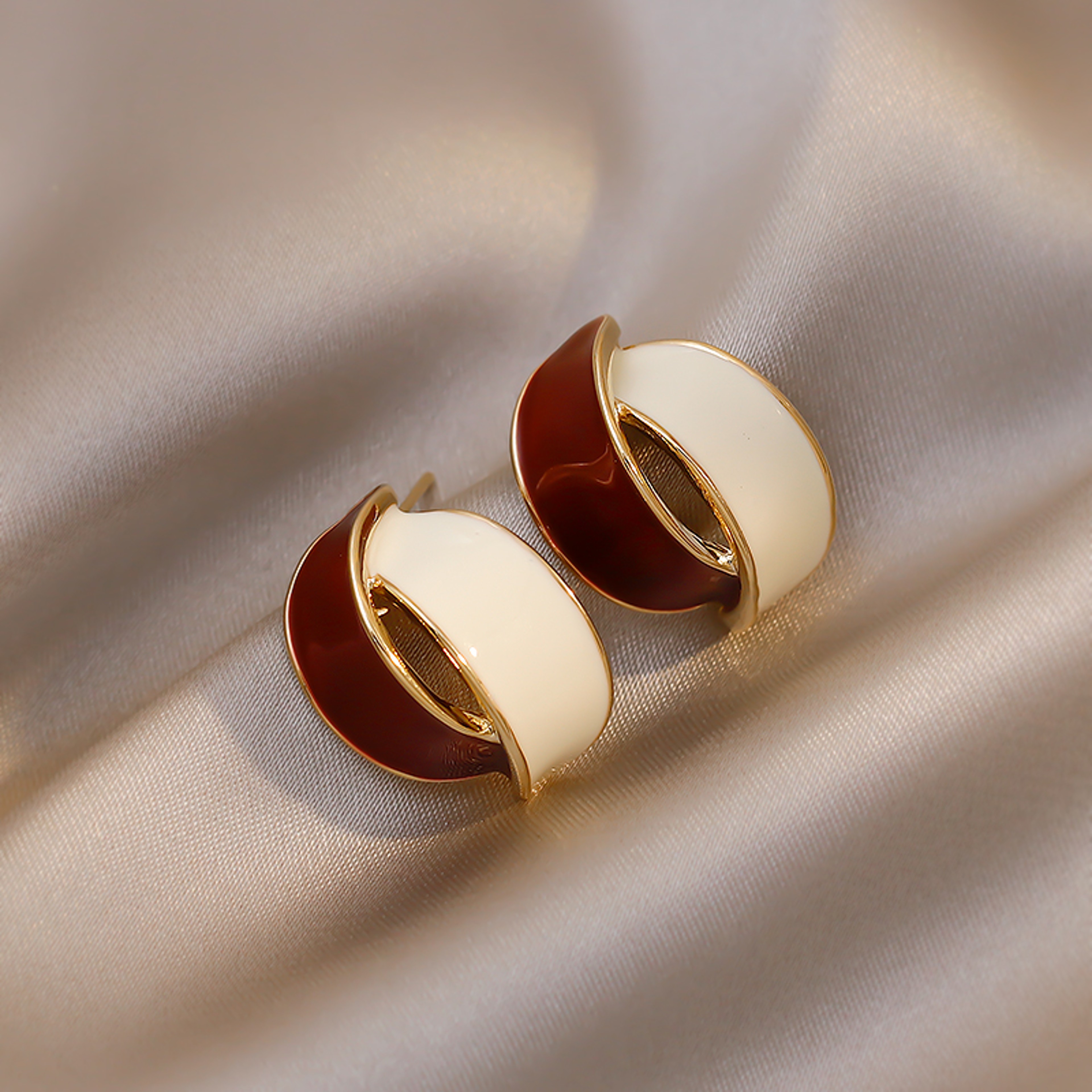 Elegant Geometric Stud Earrings with Enamel Leaf C-Shape Design for Women – view 9