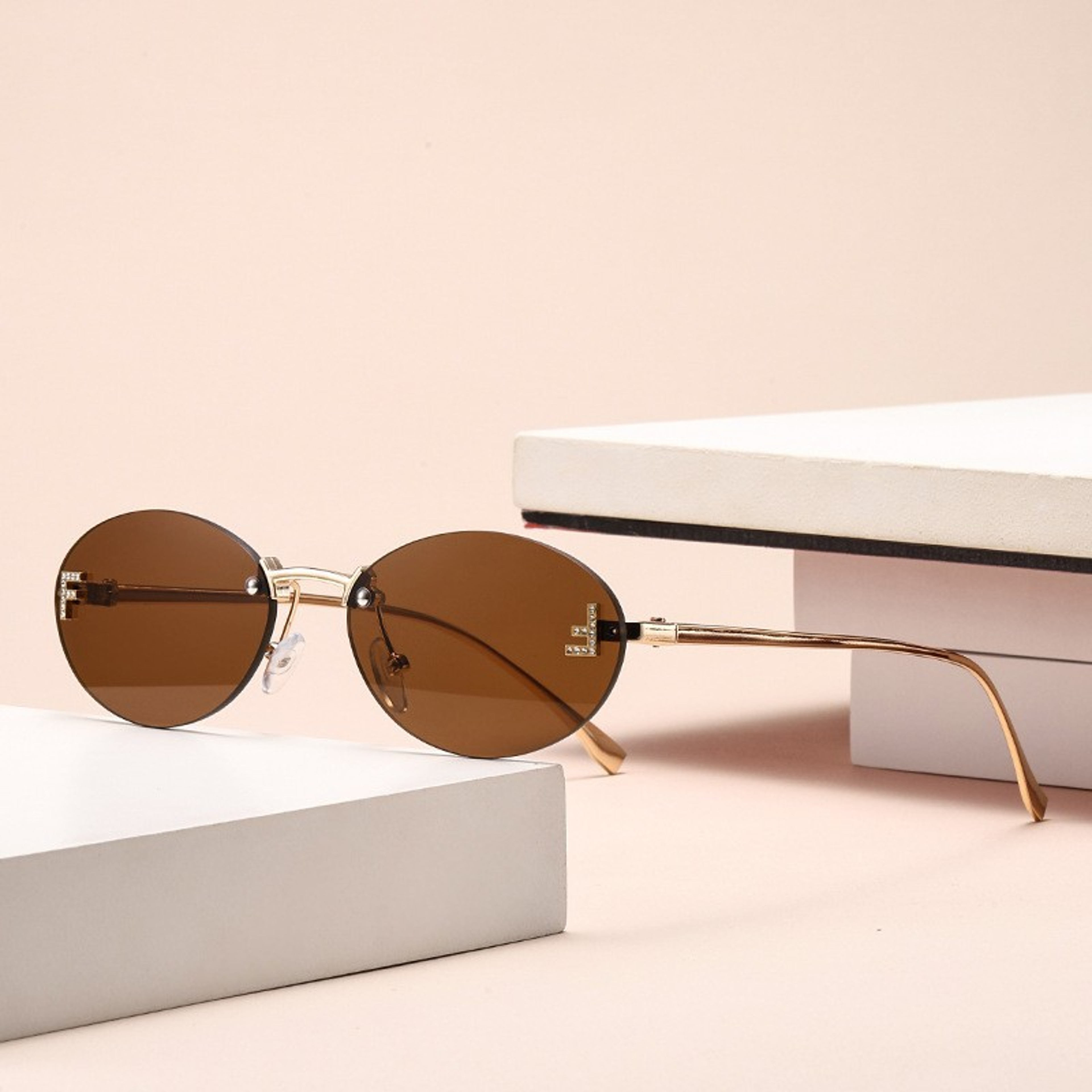 Elegant Rimless Sunglasses Set for Women Retro Small Oval Gradient Fashion Shades – view 2