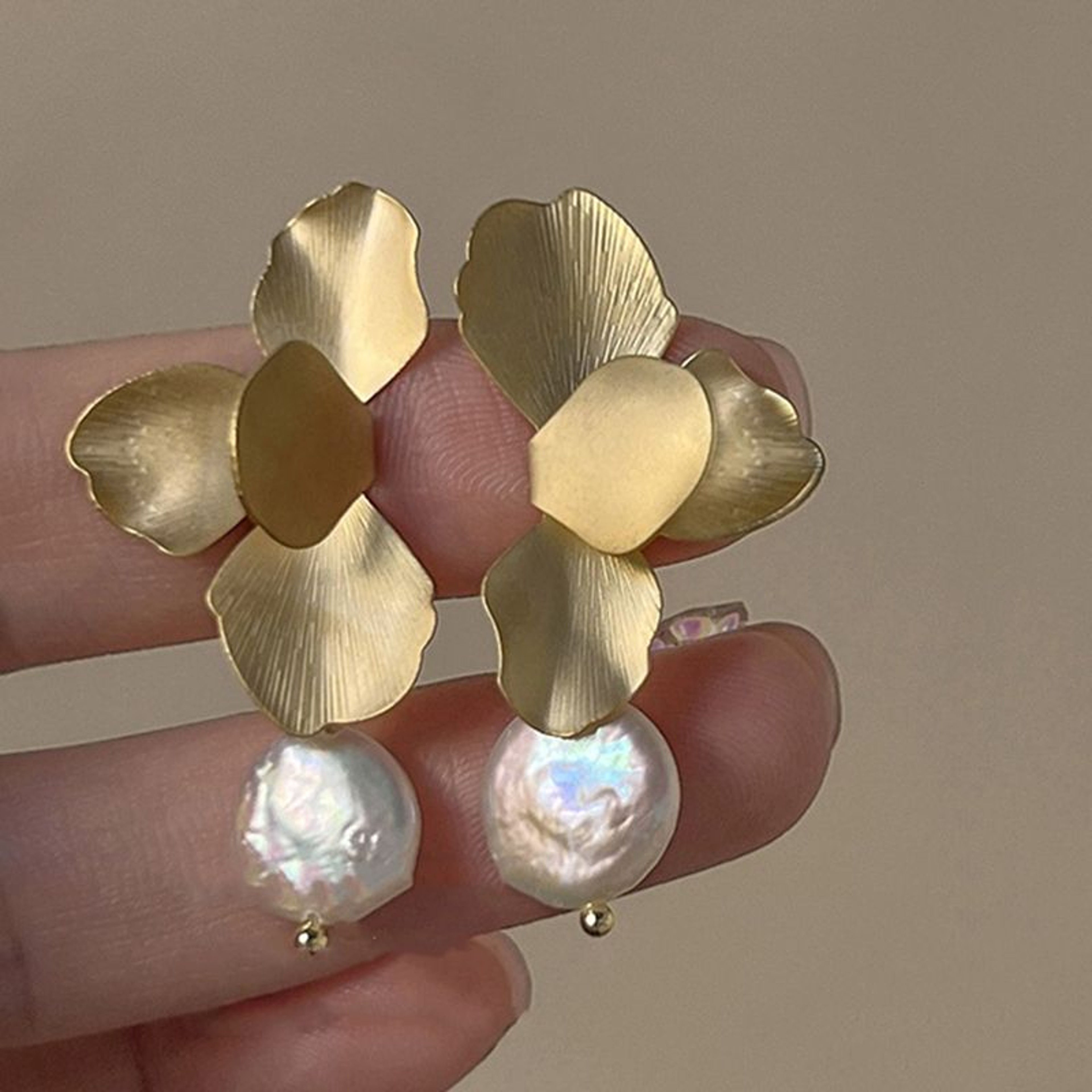 Retro Flower Drop Earrings With Pearl Accent Gold Statement Jewelry For Women 1